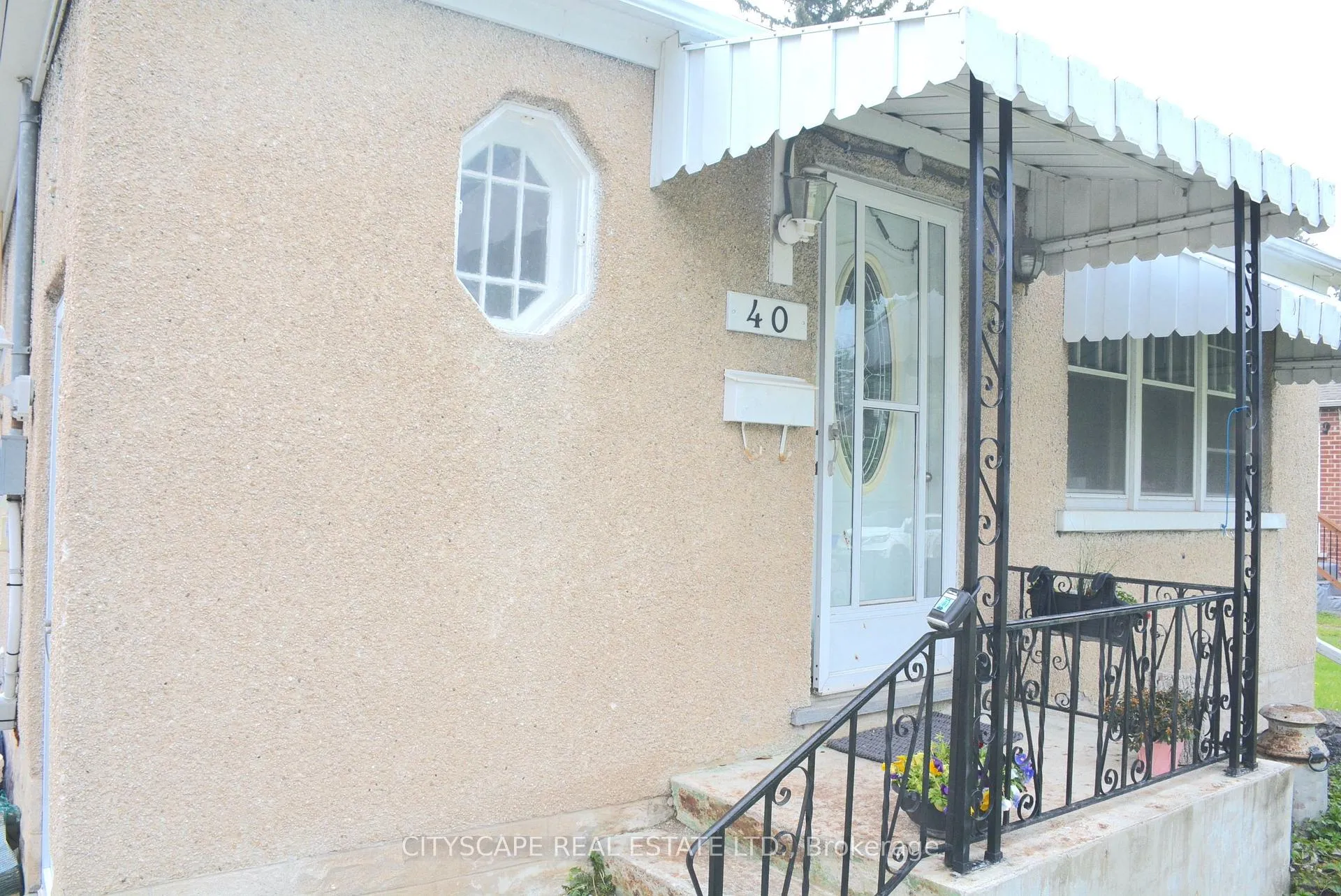 Photo 3 of 40 Elgin Street N, Cambridge — HOMEH