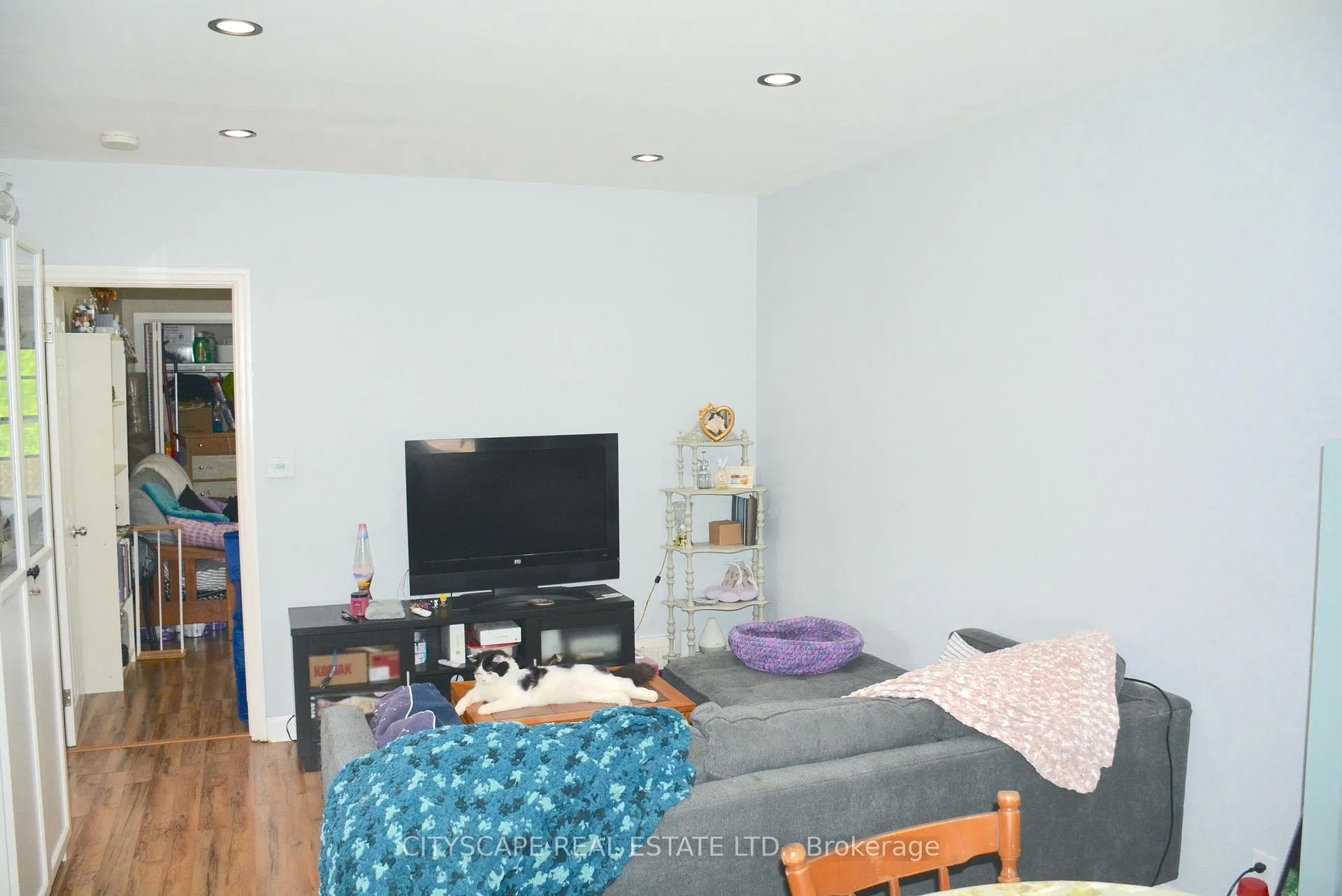 Photo 20 of 40 Elgin Street N, Cambridge — HOMEH