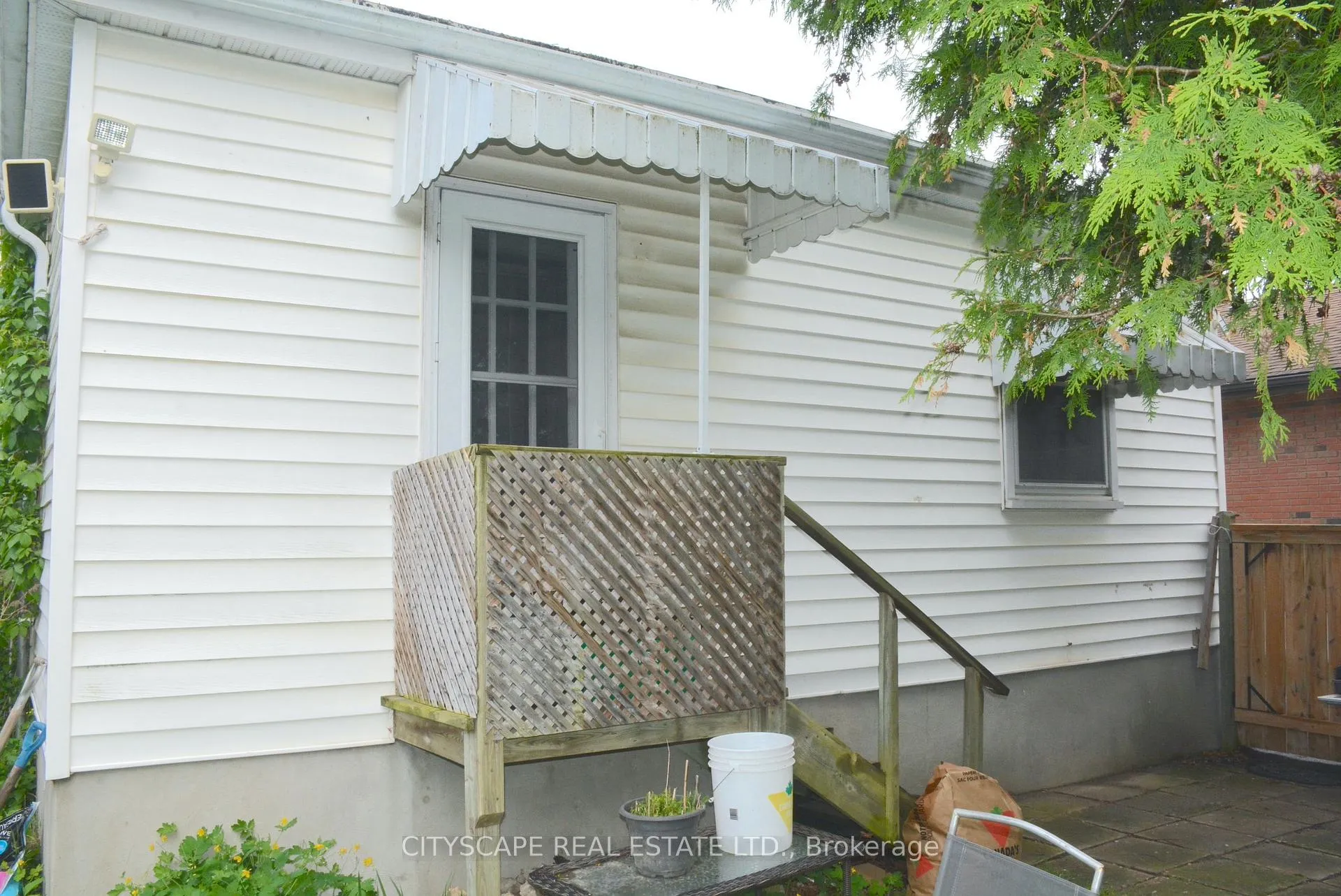Photo 44 of 40 Elgin Street N, Cambridge — HOMEH