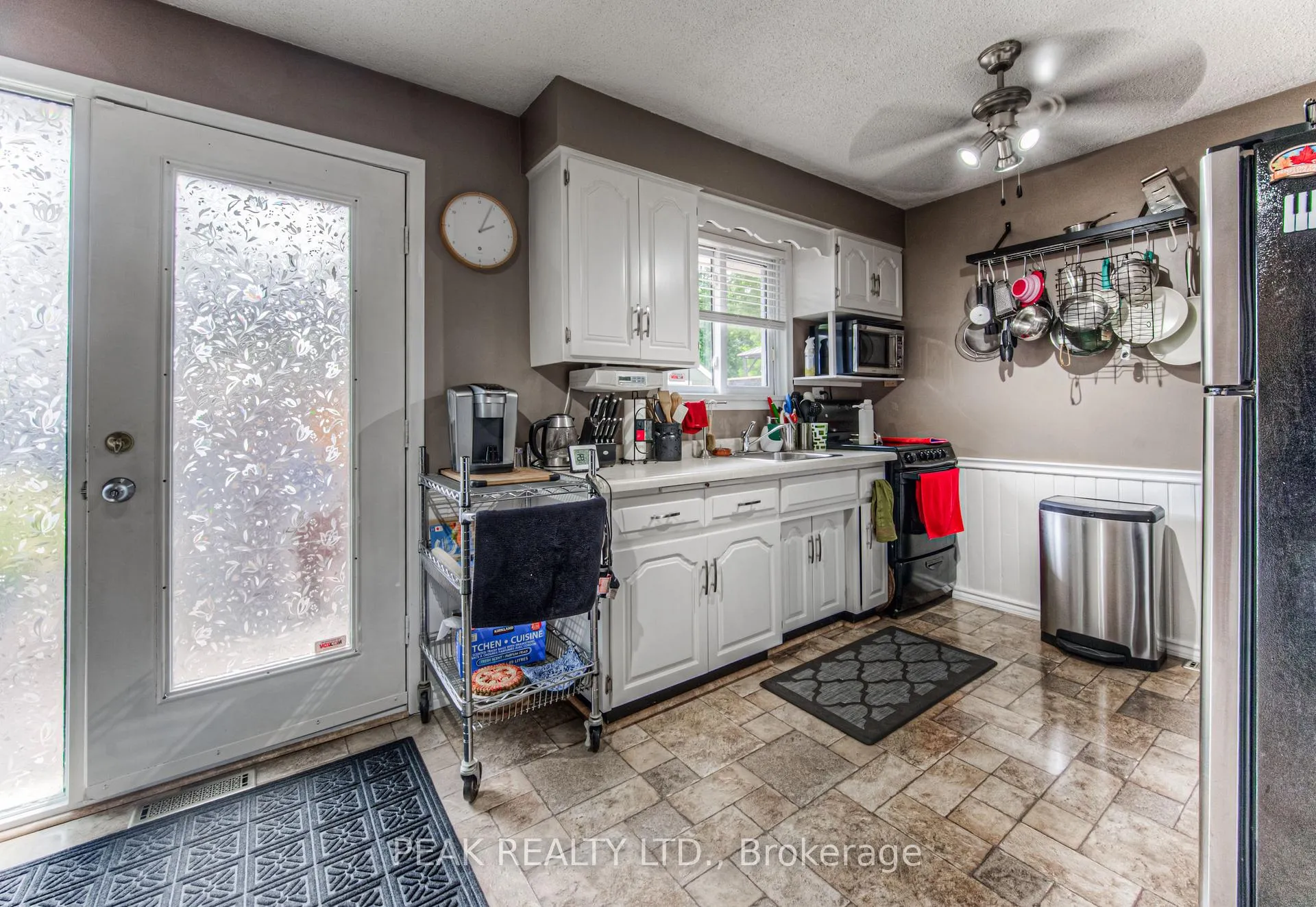 Photo 10 of 31 Hillmount Street, Kitchener — HOMEH