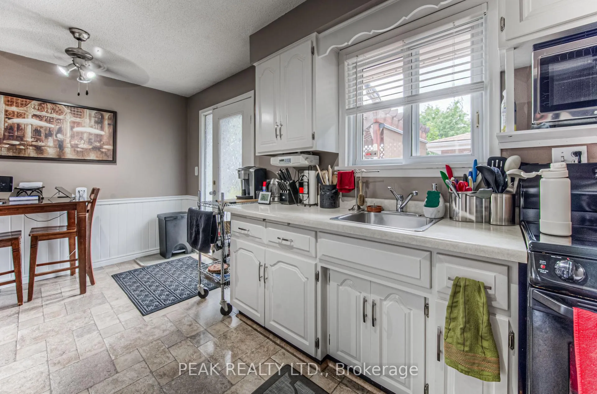 Photo 13 of 31 Hillmount Street, Kitchener — HOMEH