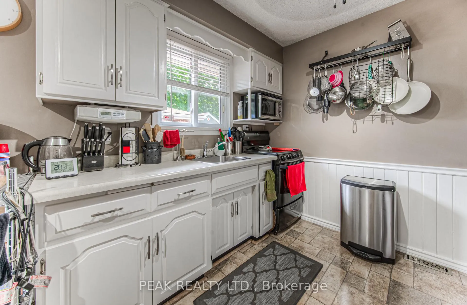 Photo 15 of 31 Hillmount Street, Kitchener — HOMEH