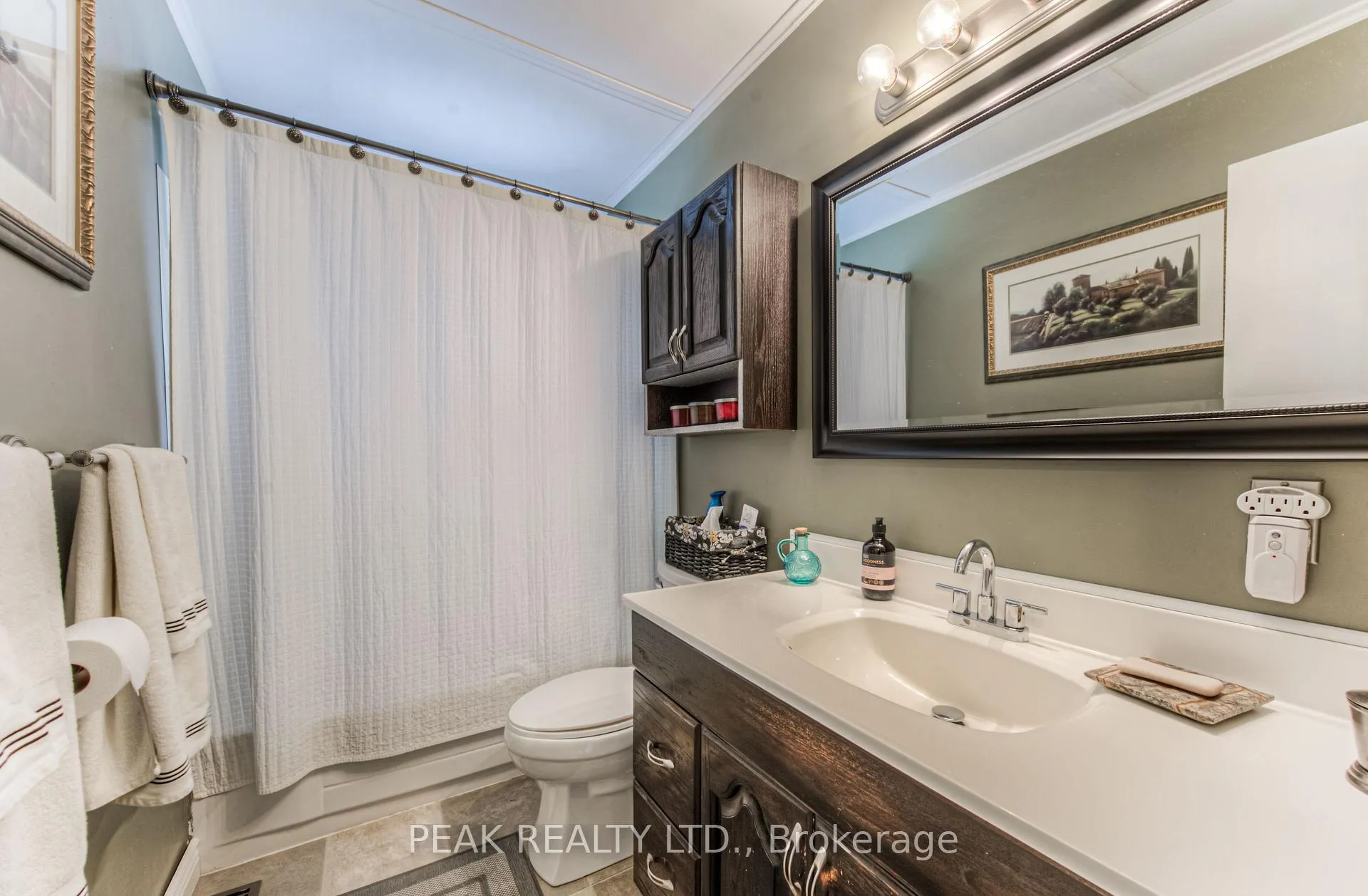 Photo 20 of 31 Hillmount Street, Kitchener — HOMEH