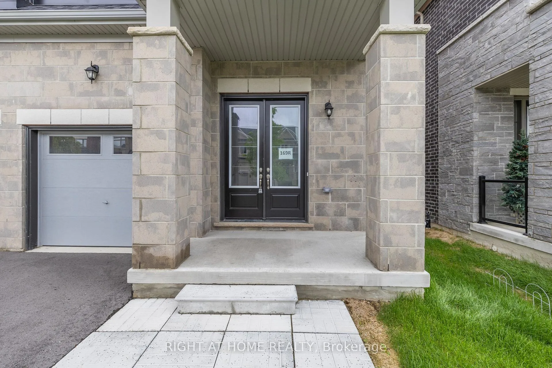 Photo 2 of 12 Sassafras Road, Springwater, Midhurst — HOMEH