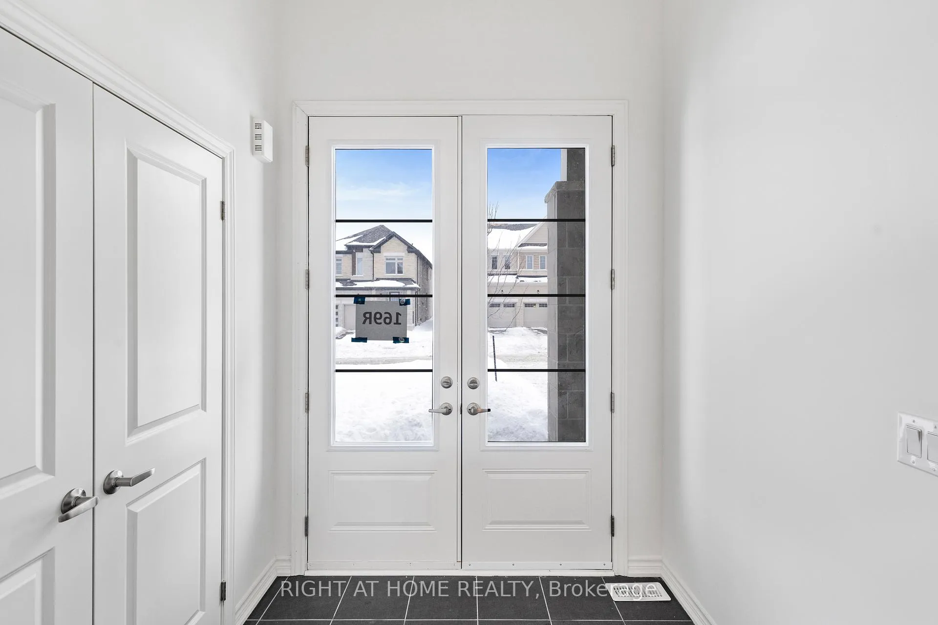 Photo 4 of 12 Sassafras Road, Springwater, Midhurst — HOMEH