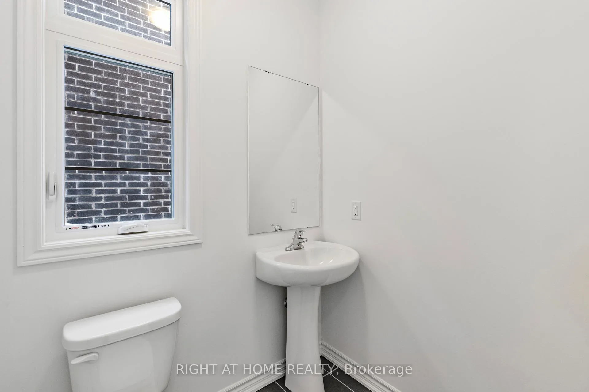 Photo 6 of 12 Sassafras Road, Springwater, Midhurst — HOMEH