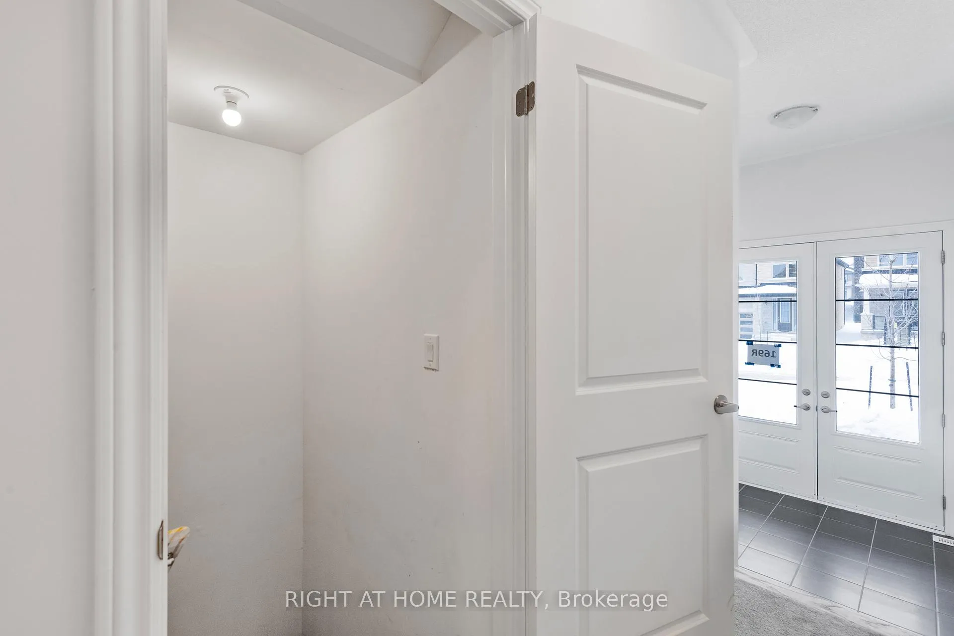 Photo 8 of 12 Sassafras Road, Springwater, Midhurst — HOMEH
