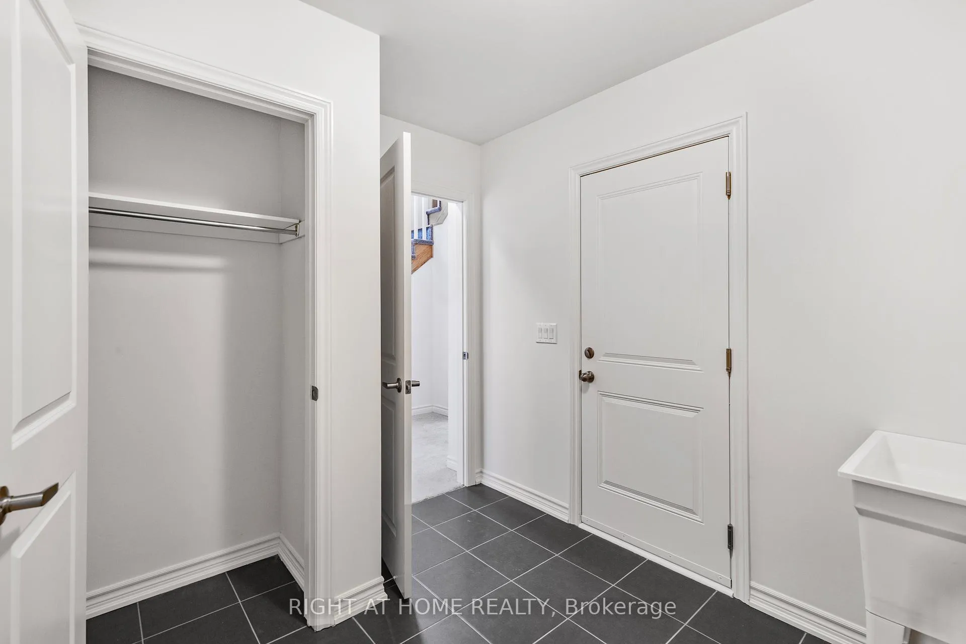 Photo 9 of 12 Sassafras Road, Springwater, Midhurst — HOMEH