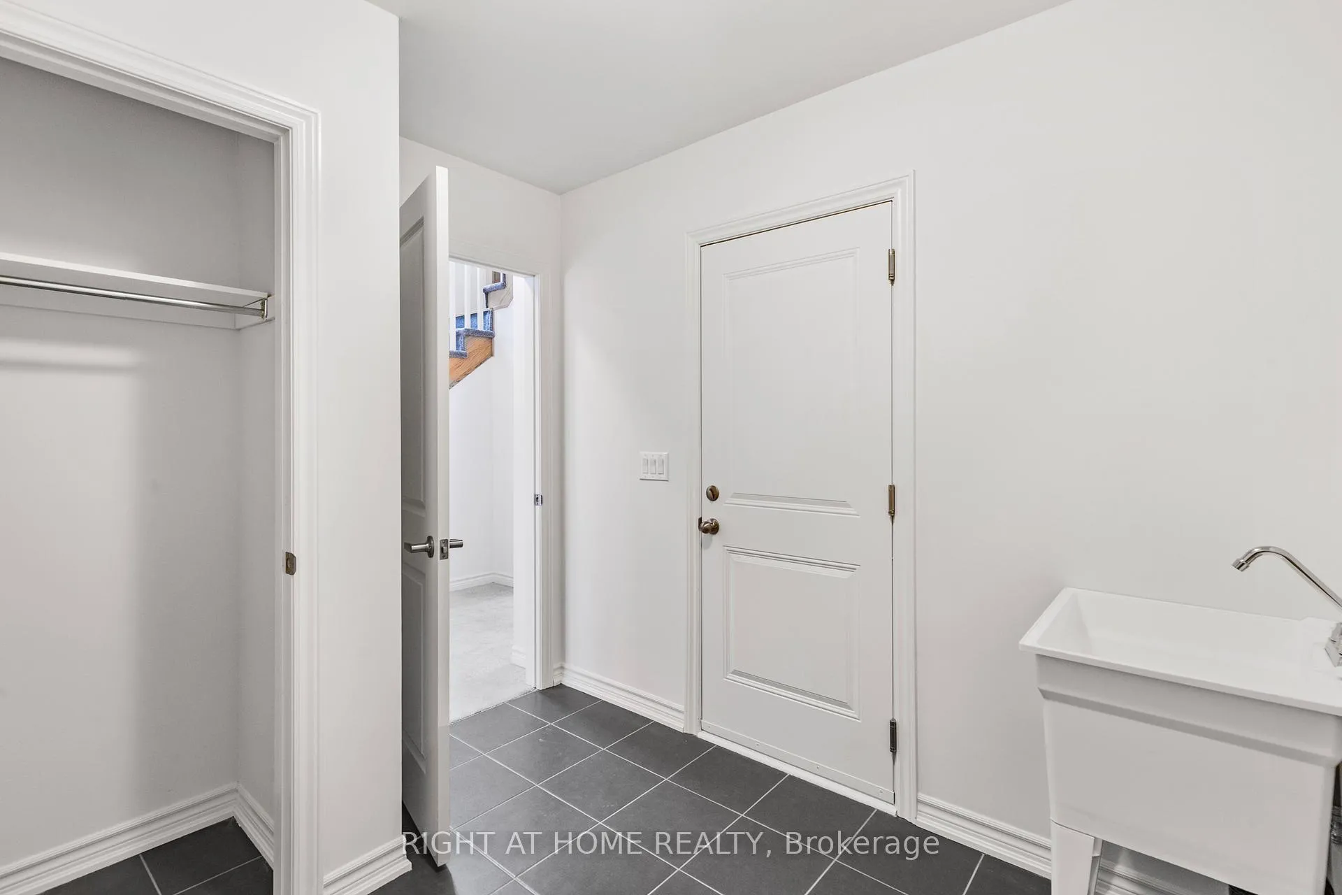 Photo 10 of 12 Sassafras Road, Springwater, Midhurst — HOMEH