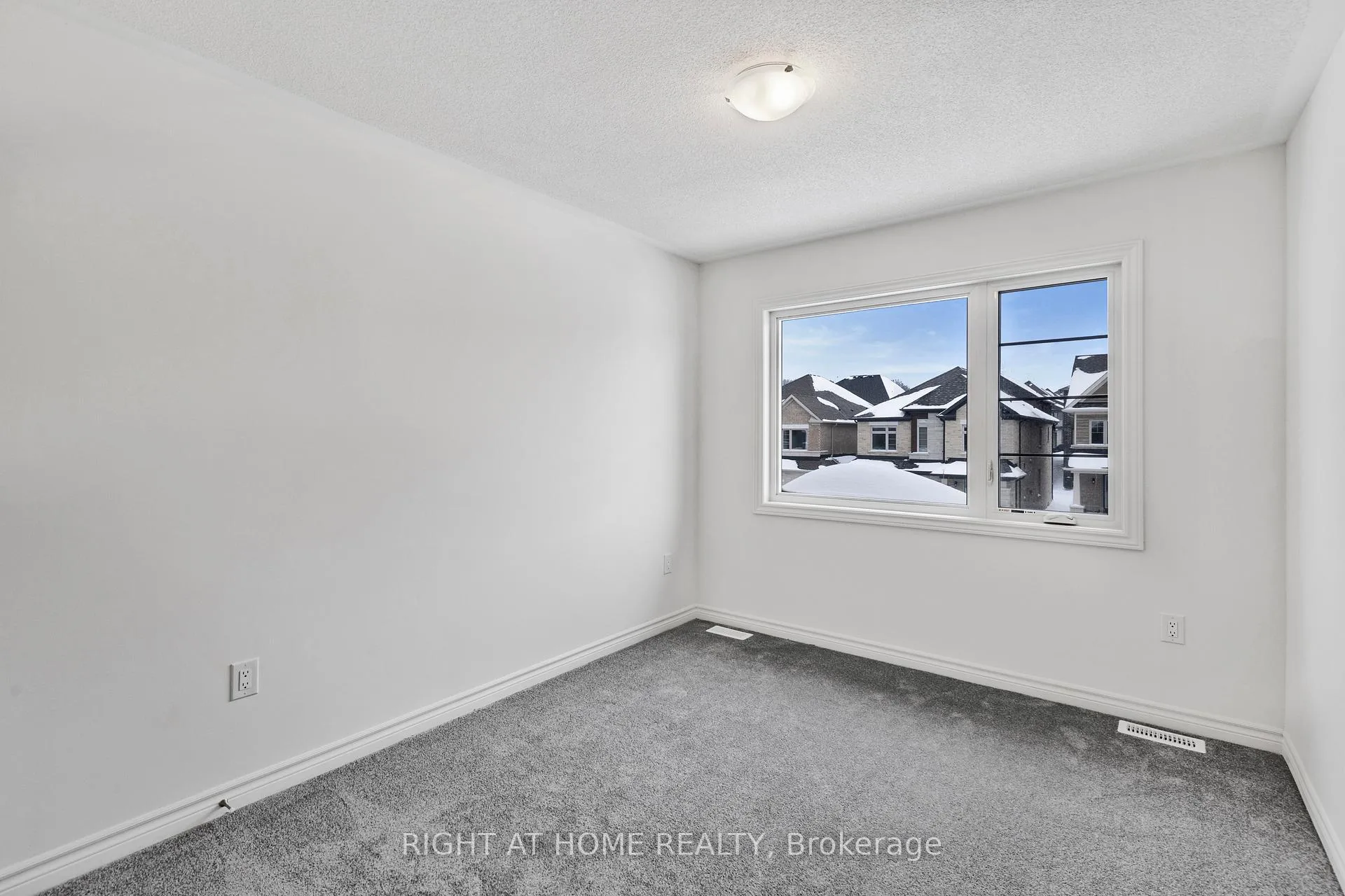 Photo 21 of 12 Sassafras Road, Springwater, Midhurst — HOMEH