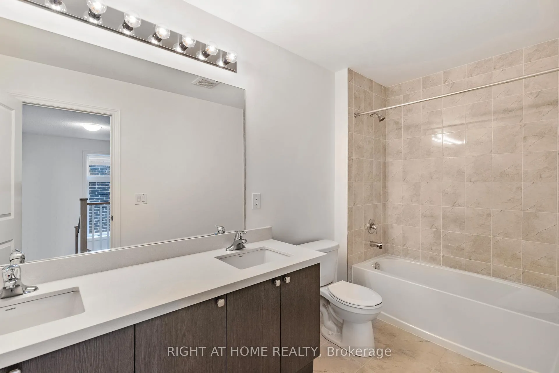 Photo 33 of 12 Sassafras Road, Springwater, Midhurst — HOMEH