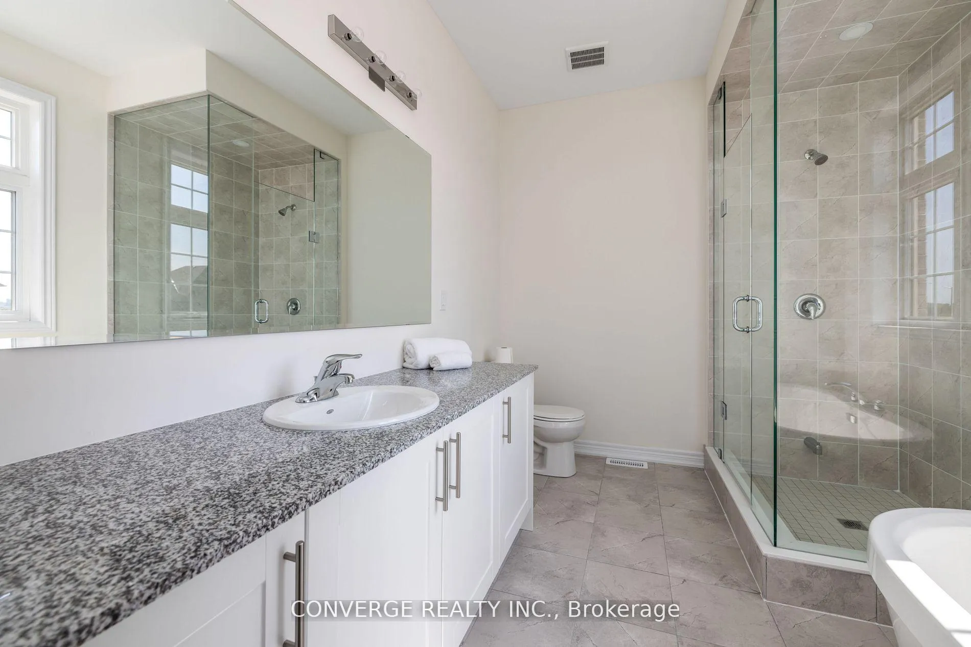 Photo 8 of 11 Skyvue Crescent, Quinte West, Murray Ward — HOMEH