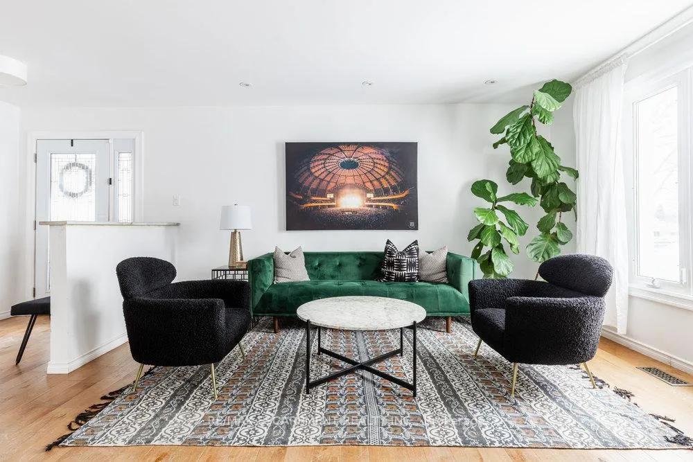Photo 7 of 98 Forestgate Drive, Hamilton, Fessenden — HOMEH