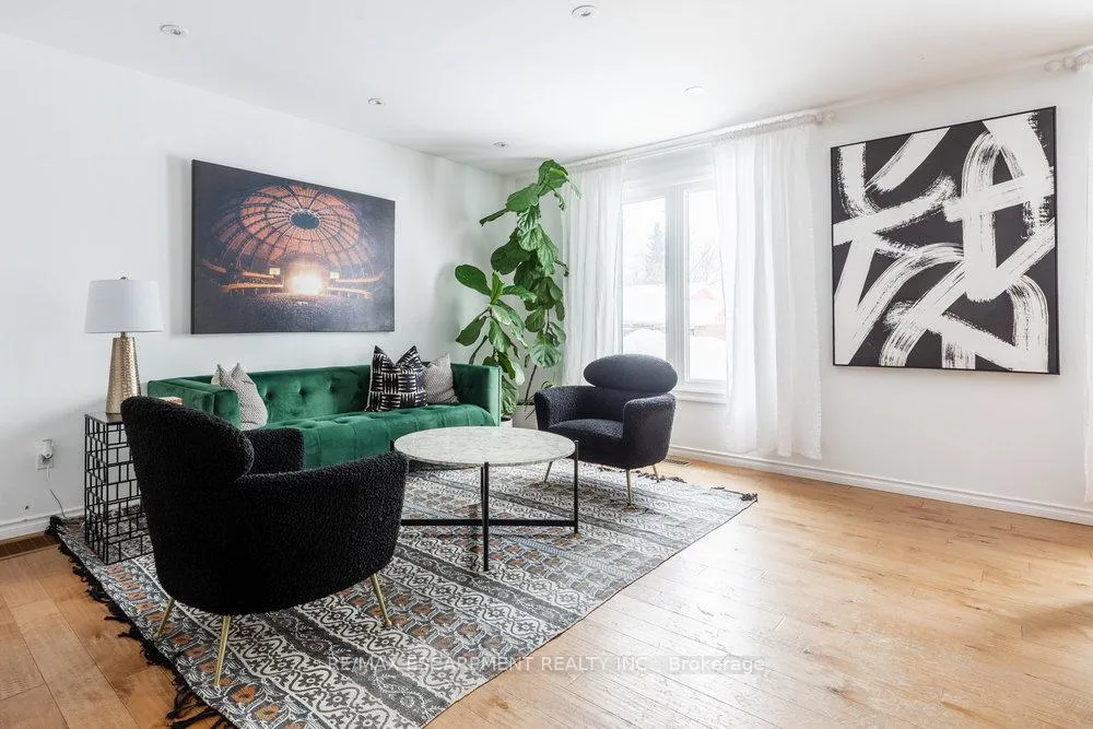 Photo 8 of 98 Forestgate Drive, Hamilton, Fessenden — HOMEH