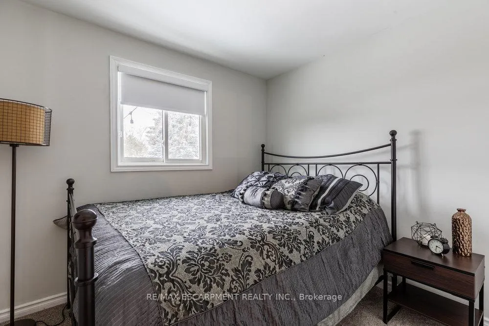 Photo 21 of 98 Forestgate Drive, Hamilton, Fessenden — HOMEH