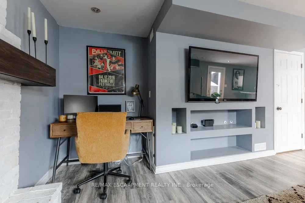Photo 29 of 98 Forestgate Drive, Hamilton, Fessenden — HOMEH