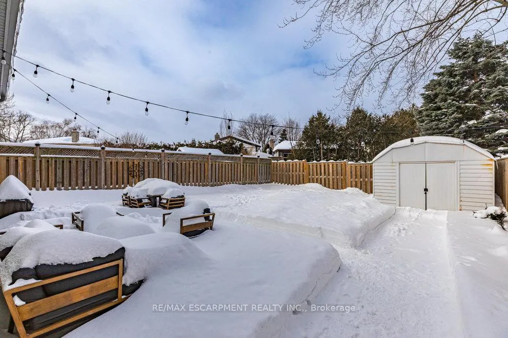 Photo 38 of 98 Forestgate Drive, Hamilton, Fessenden — HOMEH