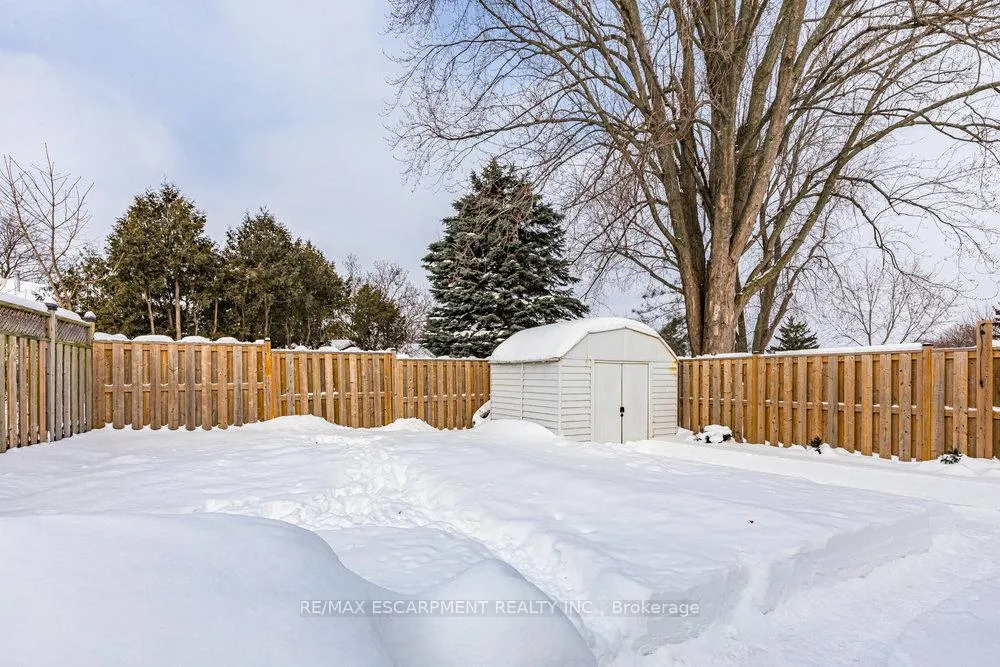 Photo 39 of 98 Forestgate Drive, Hamilton, Fessenden — HOMEH