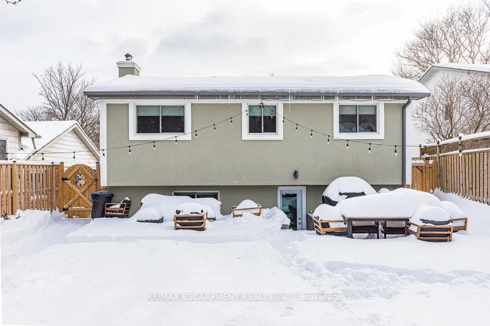 Photo 40 of 98 Forestgate Drive, Hamilton, Fessenden — HOMEH
