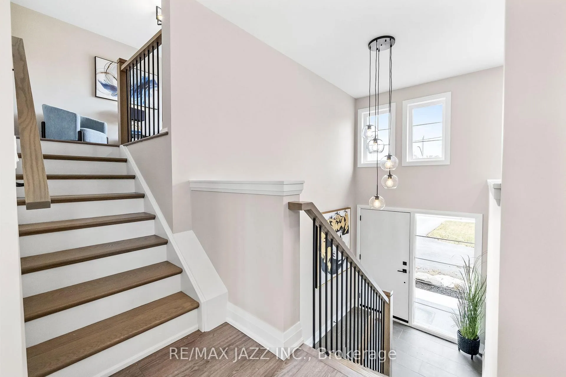 Photo 4 of 917 Dundas Street W, Whitby, Lynde Creek — HOMEH