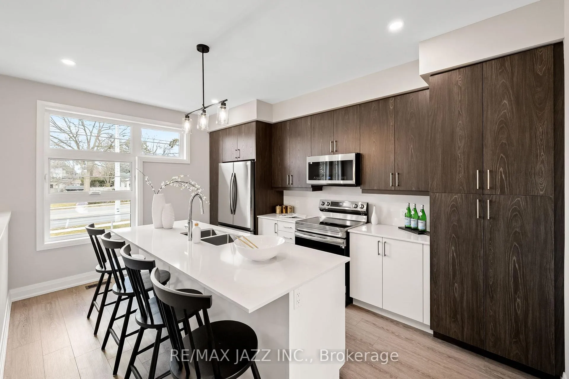 Photo 13 of 917 Dundas Street W, Whitby, Lynde Creek — HOMEH