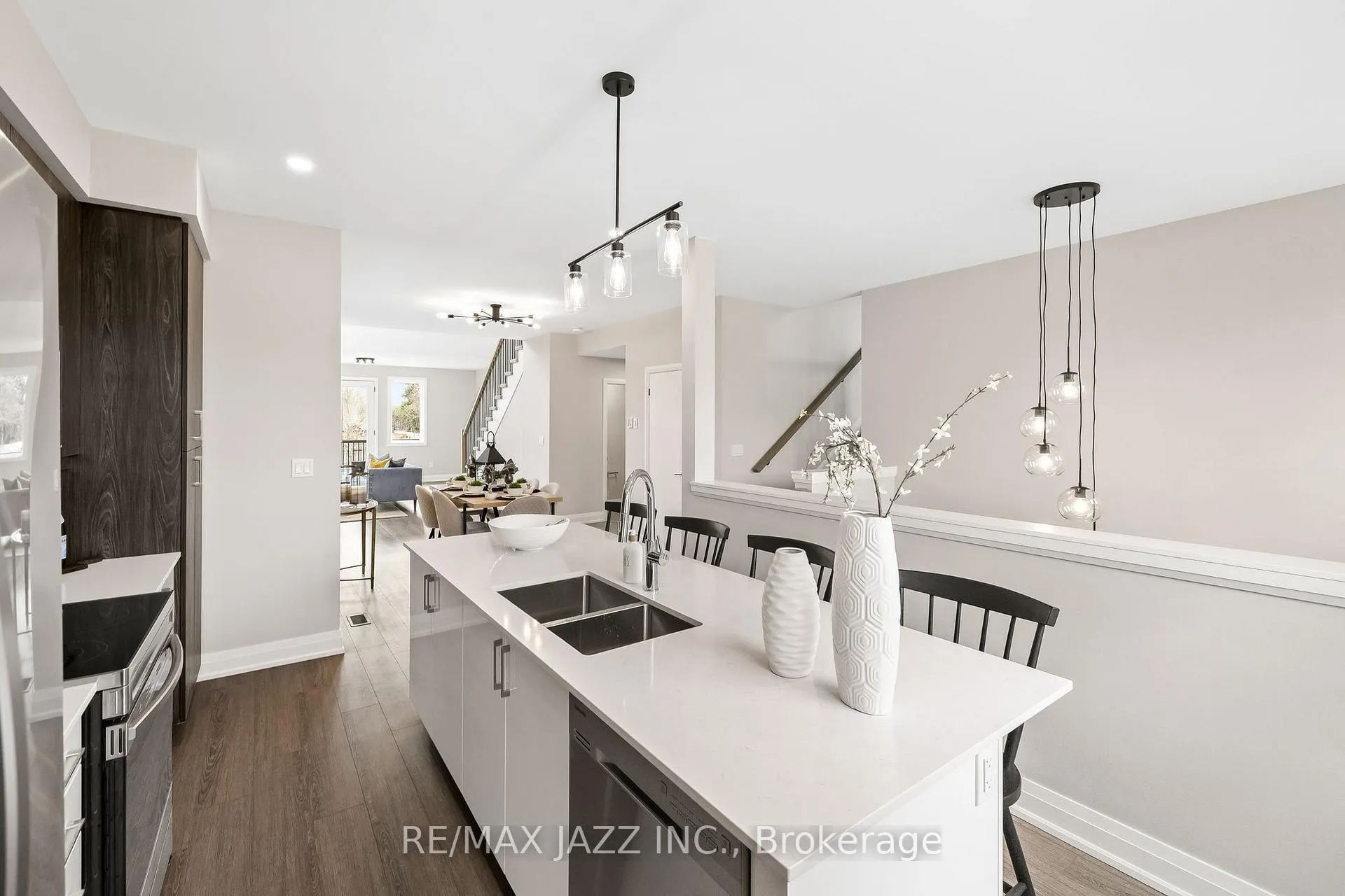 Photo 16 of 917 Dundas Street W, Whitby, Lynde Creek — HOMEH