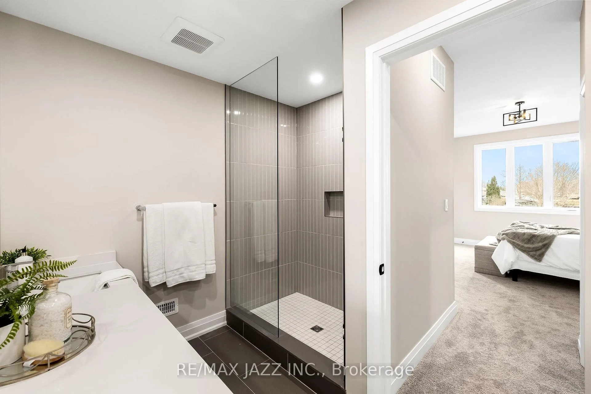 Photo 22 of 917 Dundas Street W, Whitby, Lynde Creek — HOMEH