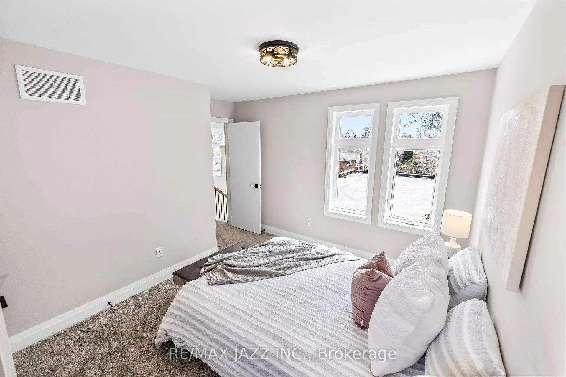Photo 24 of 917 Dundas Street W, Whitby, Lynde Creek — HOMEH