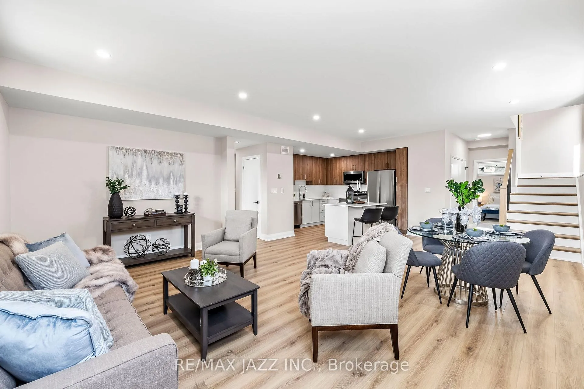 Photo 31 of 917 Dundas Street W, Whitby, Lynde Creek — HOMEH