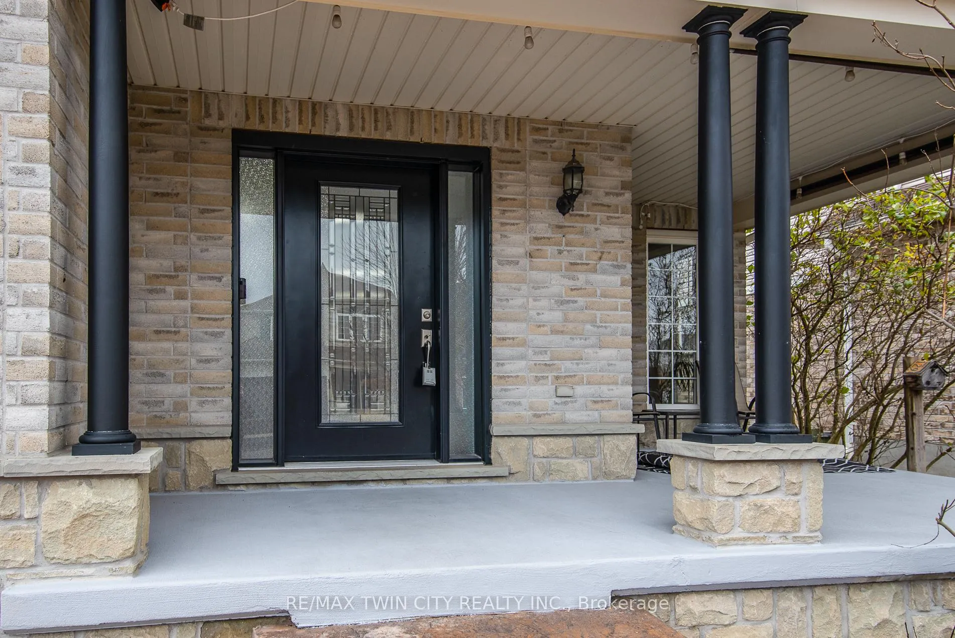 Photo 2 of 508 Topper Woods Crescent, Kitchener — HOMEH