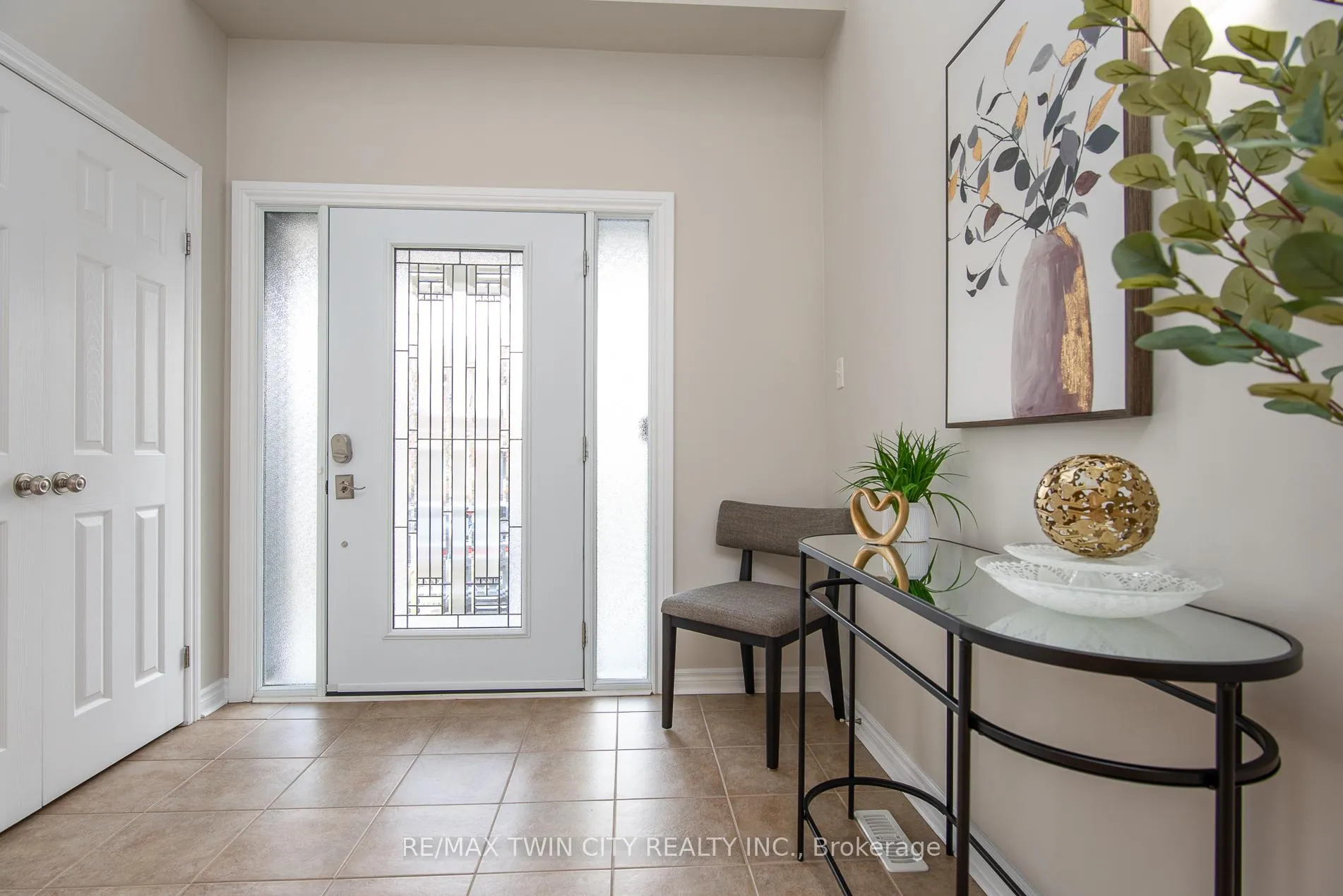 Photo 3 of 508 Topper Woods Crescent, Kitchener — HOMEH