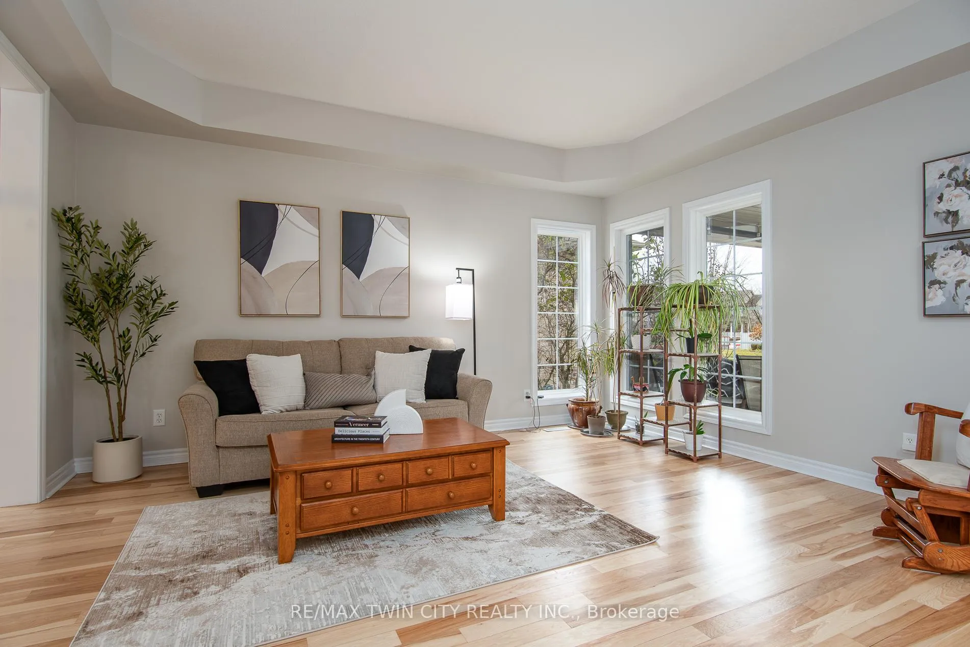 Photo 9 of 508 Topper Woods Crescent, Kitchener — HOMEH