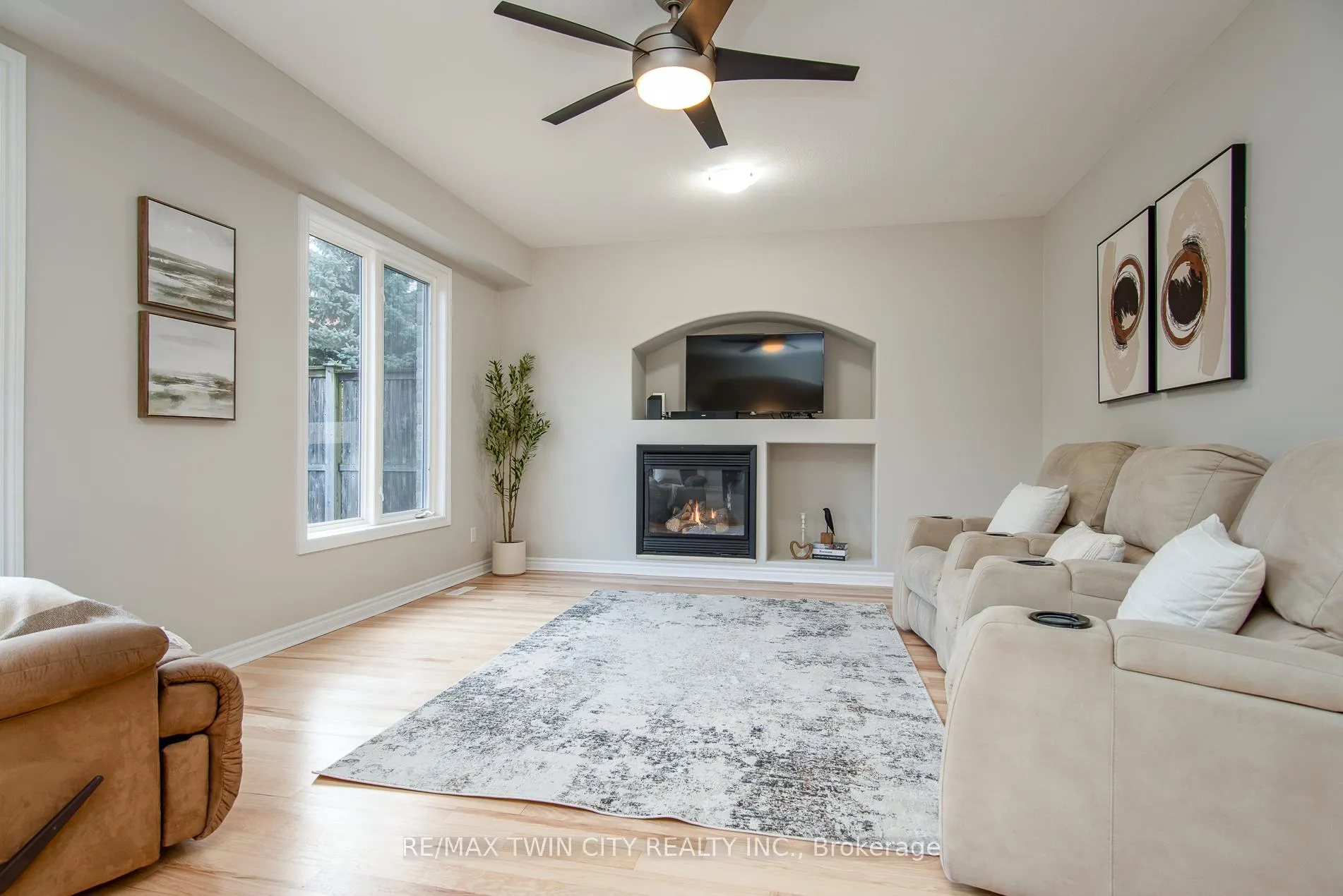 Photo 17 of 508 Topper Woods Crescent, Kitchener — HOMEH