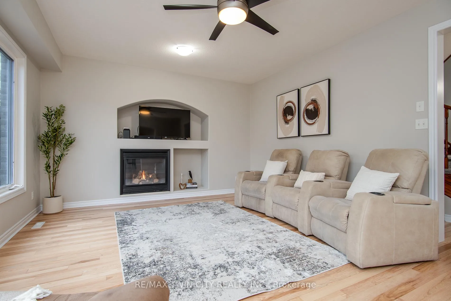 Photo 18 of 508 Topper Woods Crescent, Kitchener — HOMEH