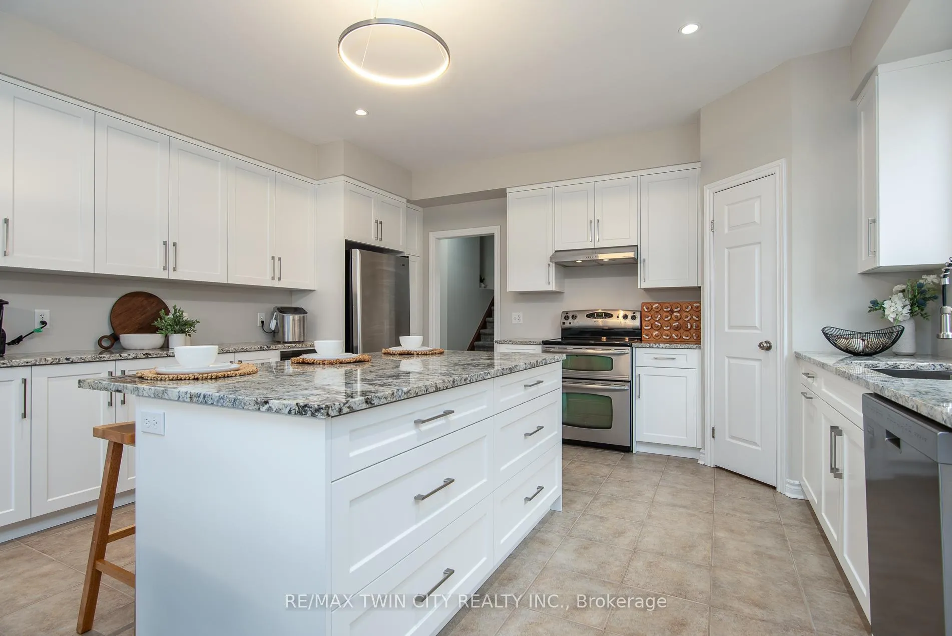 Photo 26 of 508 Topper Woods Crescent, Kitchener — HOMEH