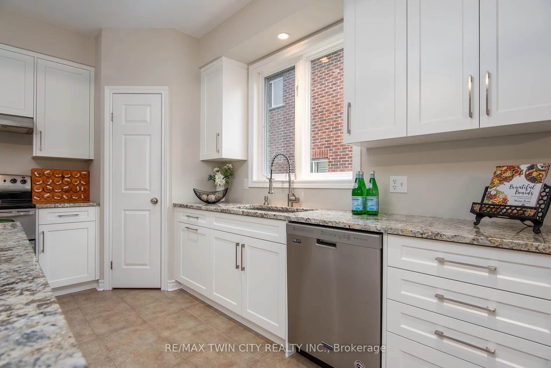 Photo 28 of 508 Topper Woods Crescent, Kitchener — HOMEH