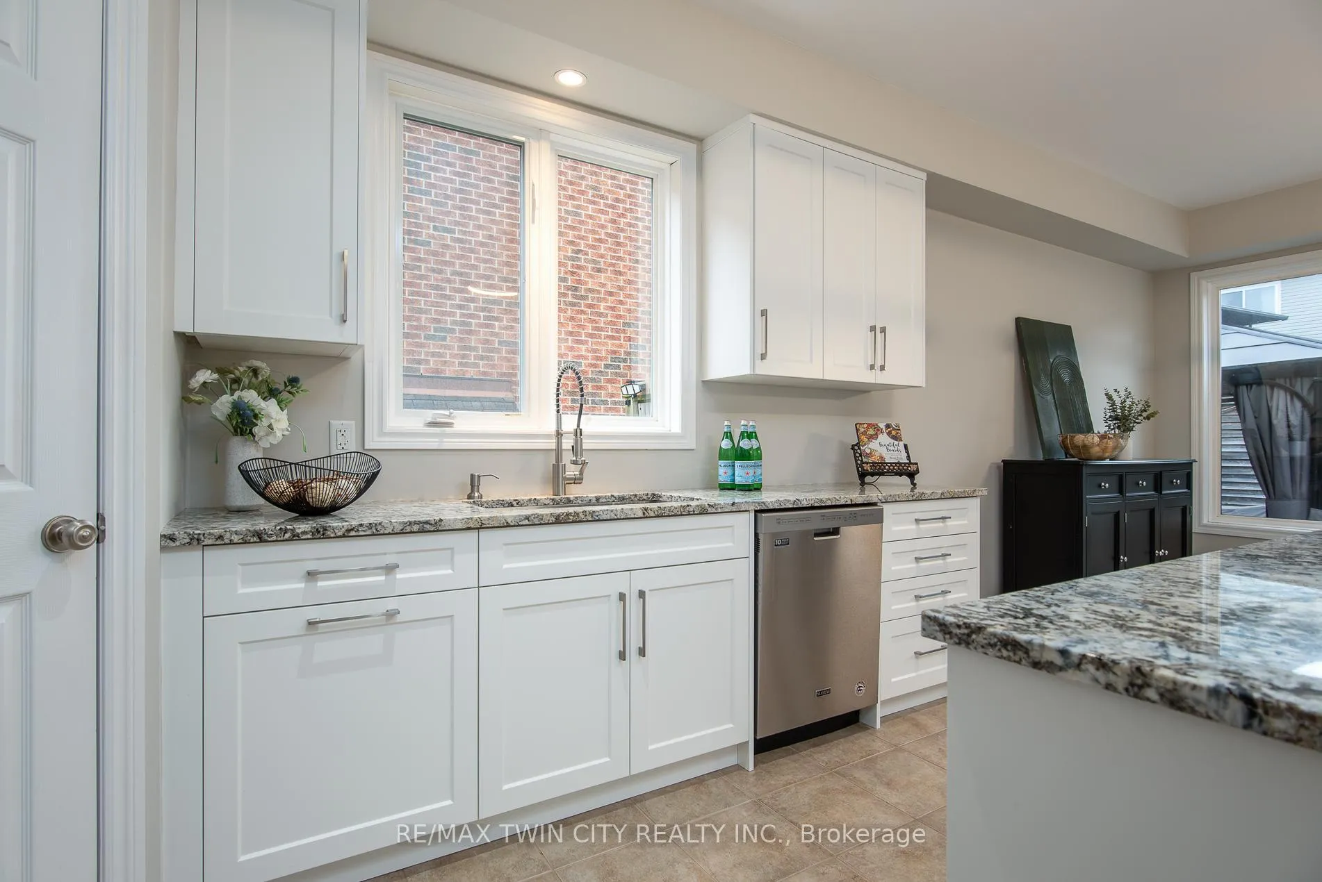 Photo 31 of 508 Topper Woods Crescent, Kitchener — HOMEH