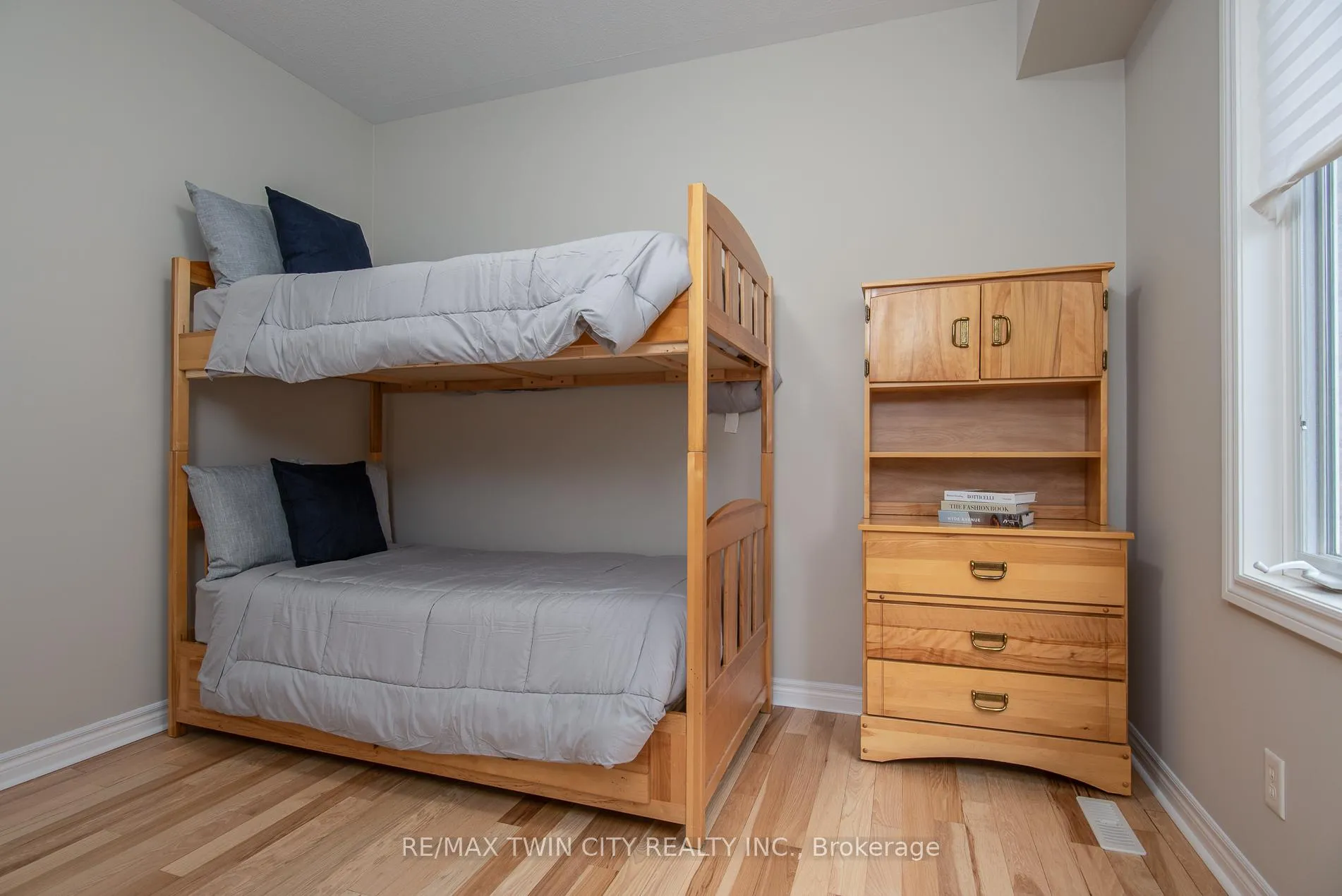 Photo 33 of 508 Topper Woods Crescent, Kitchener — HOMEH