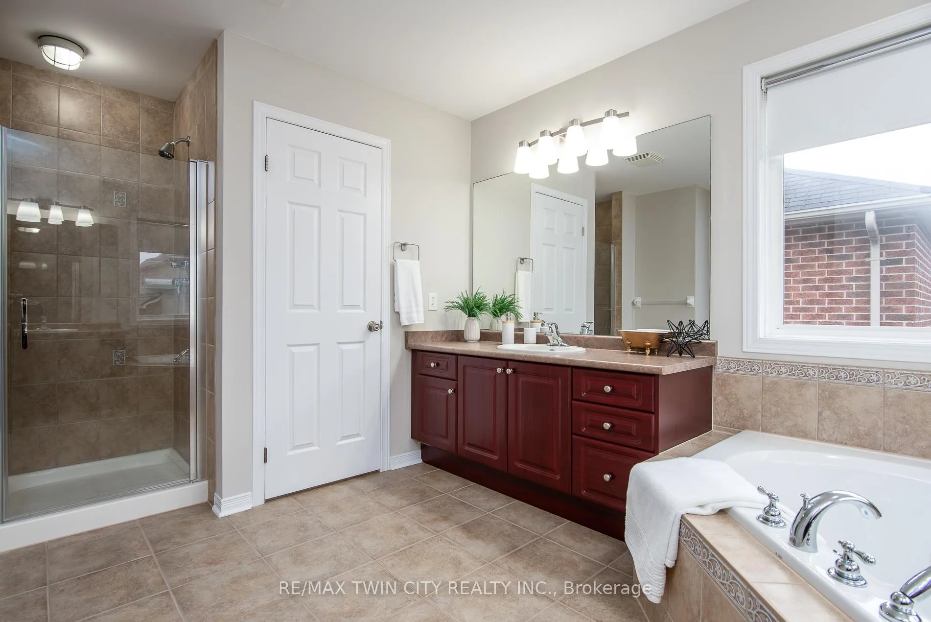 Photo 40 of 508 Topper Woods Crescent, Kitchener — HOMEH