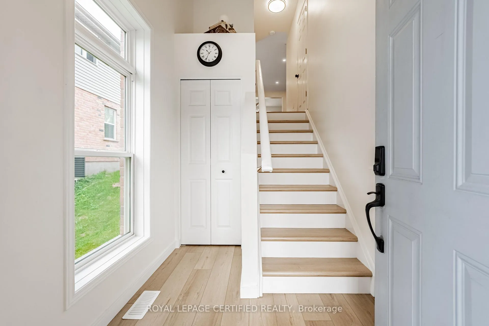 Photo 3 of 15 Brookfield Crescent, Kitchener — HOMEH
