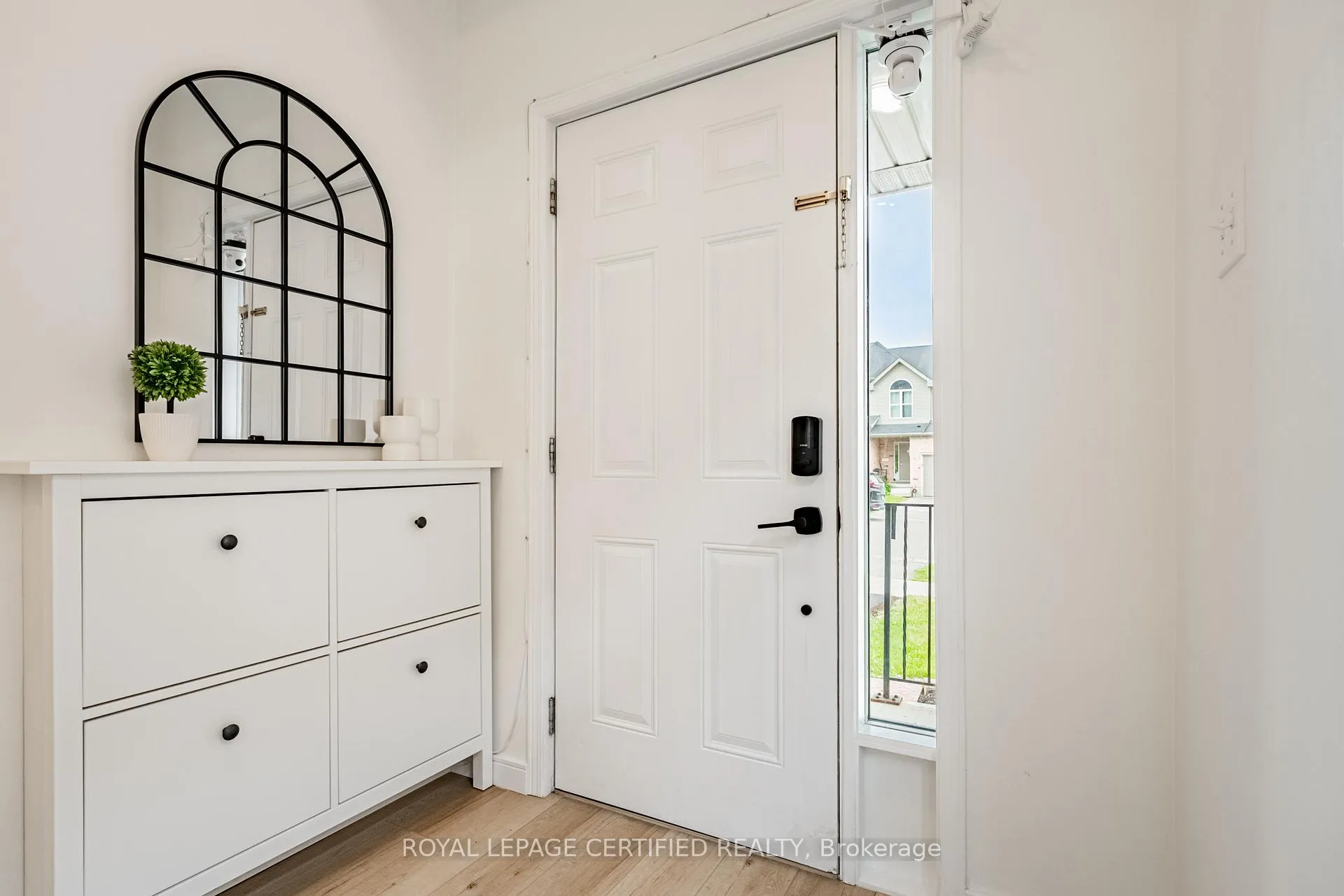 Photo 4 of 15 Brookfield Crescent, Kitchener — HOMEH