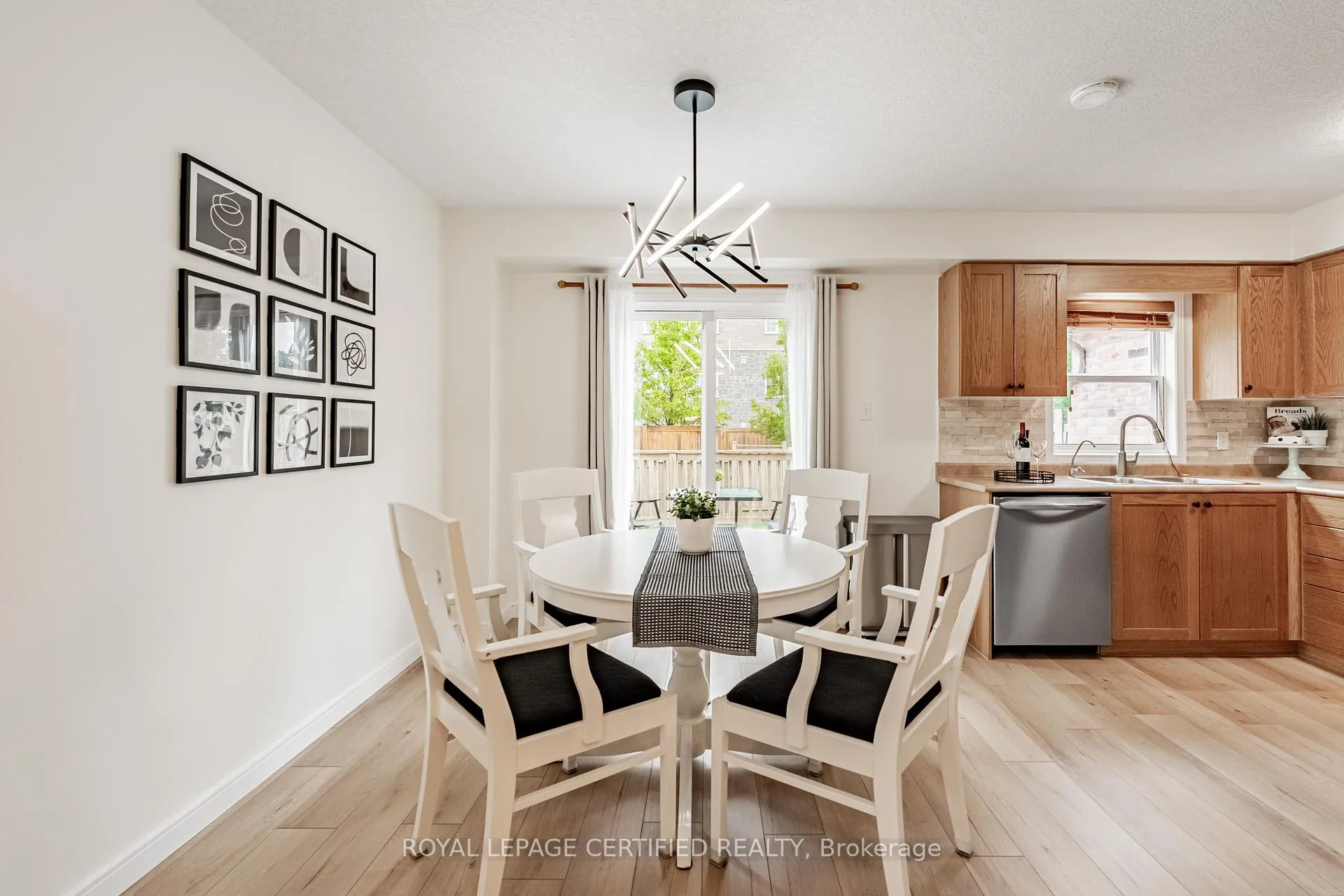 Photo 10 of 15 Brookfield Crescent, Kitchener — HOMEH
