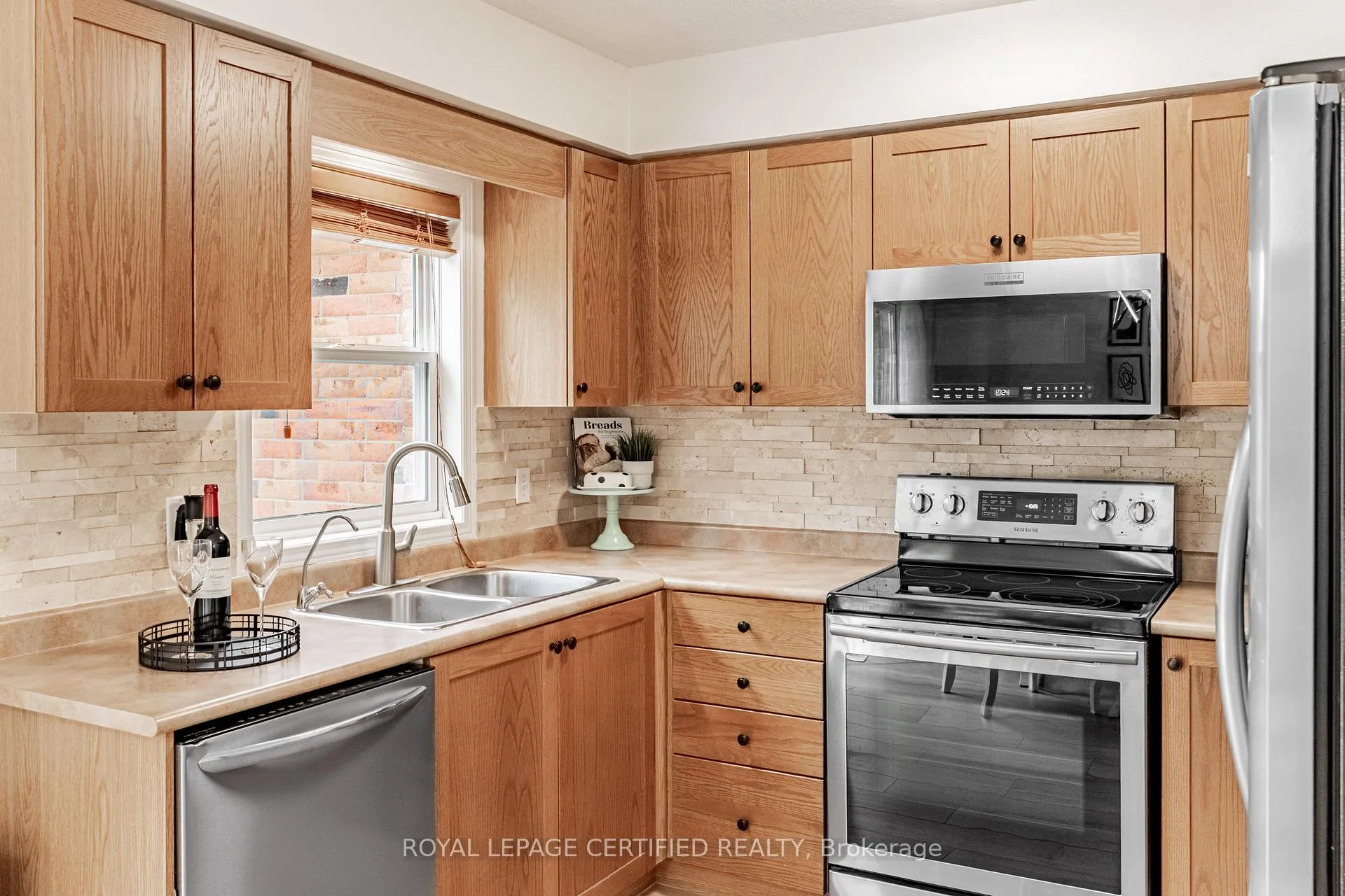 Photo 12 of 15 Brookfield Crescent, Kitchener — HOMEH