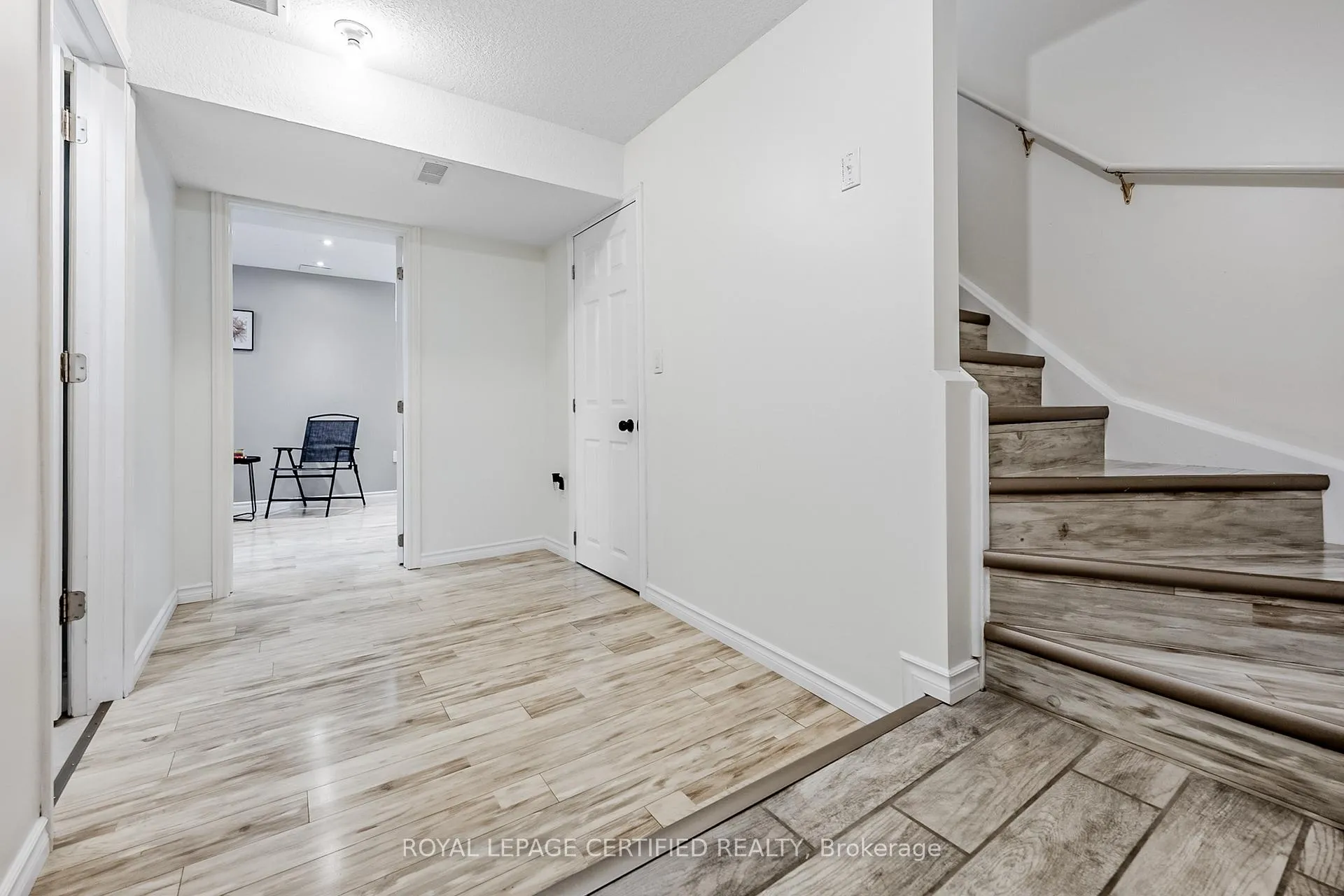 Photo 24 of 15 Brookfield Crescent, Kitchener — HOMEH