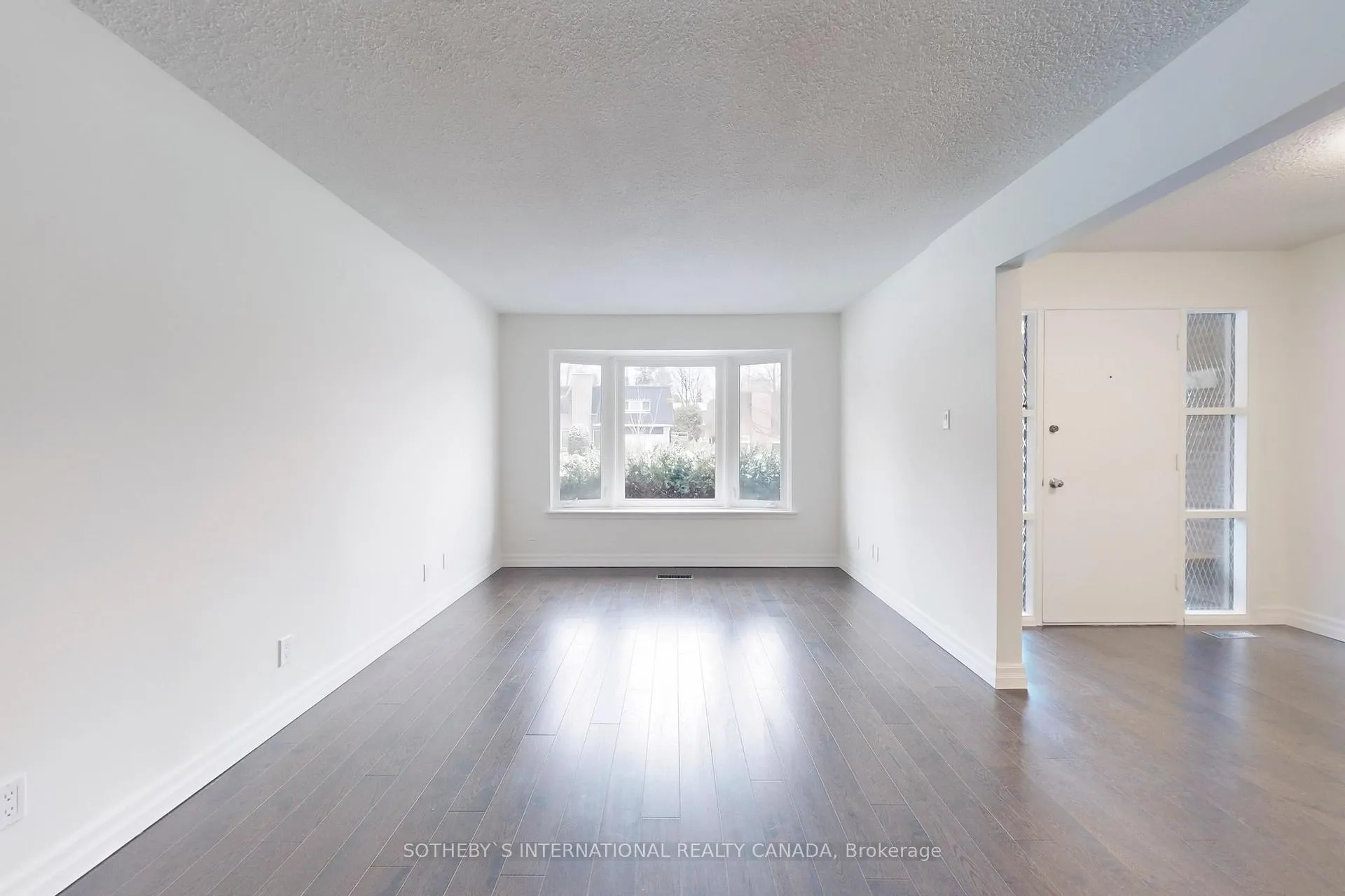 Photo 4 of 15 Hagerman Boulevard, Markham, Unionville — HOMEH