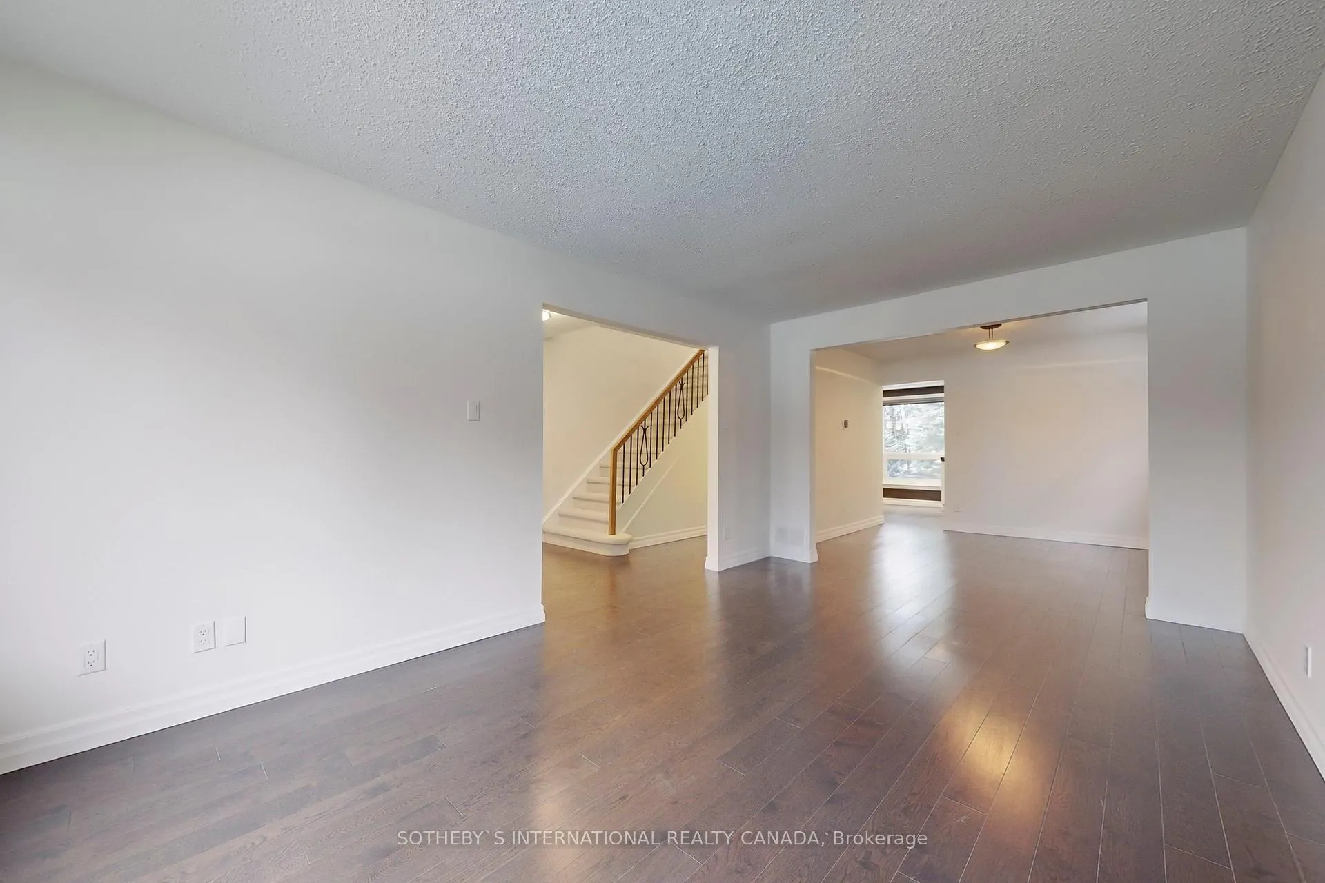 Photo 5 of 15 Hagerman Boulevard, Markham, Unionville — HOMEH