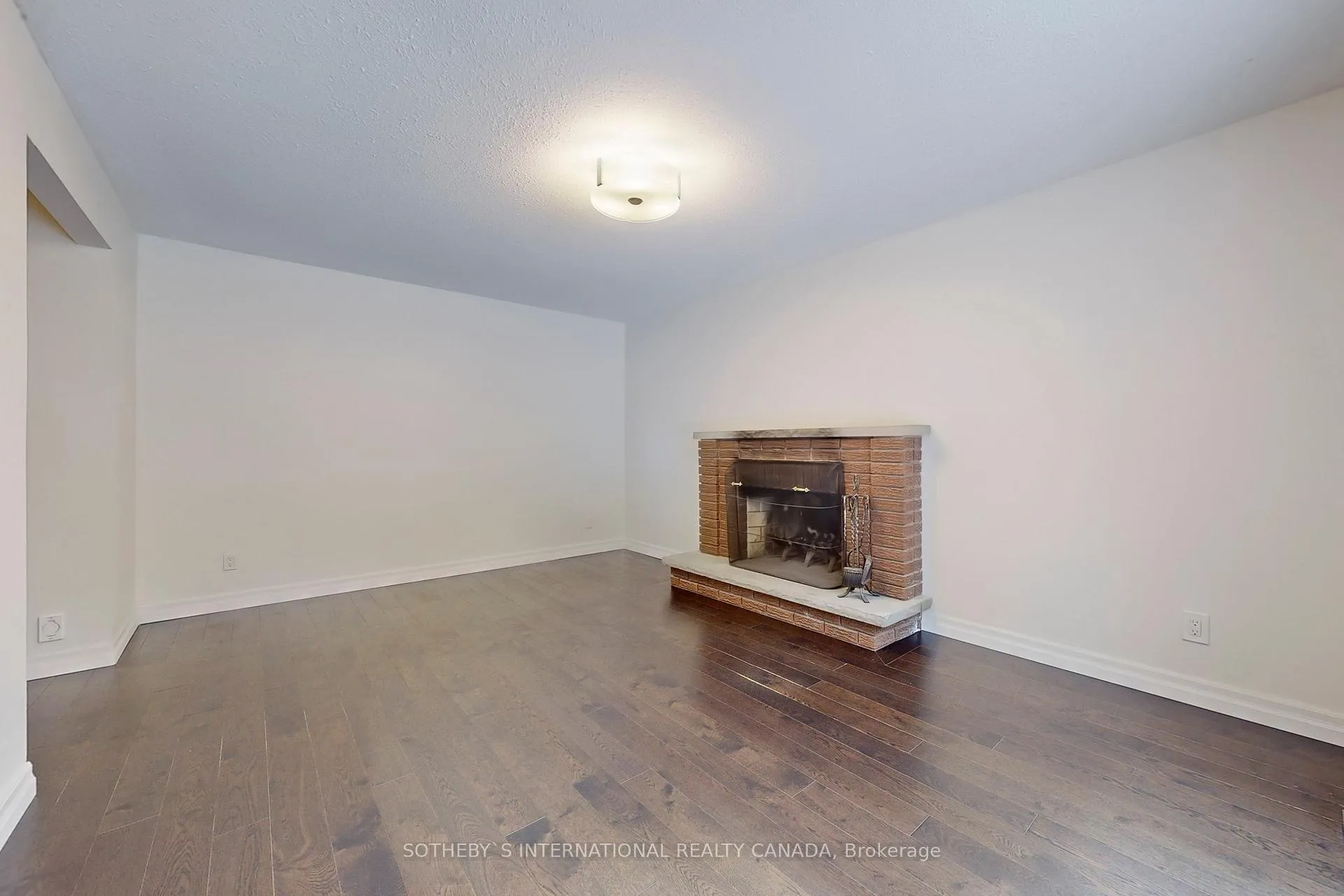 Photo 13 of 15 Hagerman Boulevard, Markham, Unionville — HOMEH