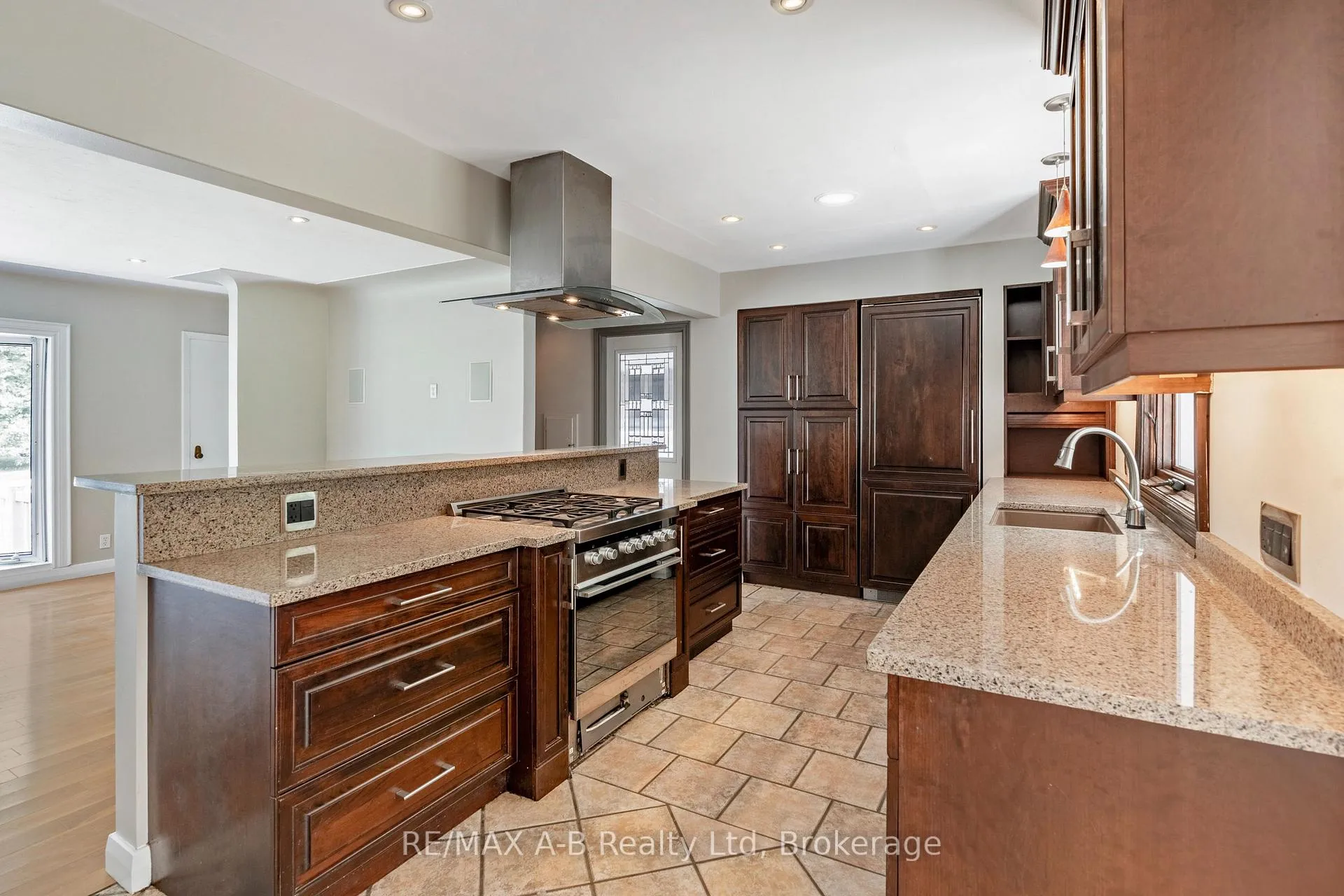 Photo 7 of 78 Valewood Place, Kitchener — HOMEH