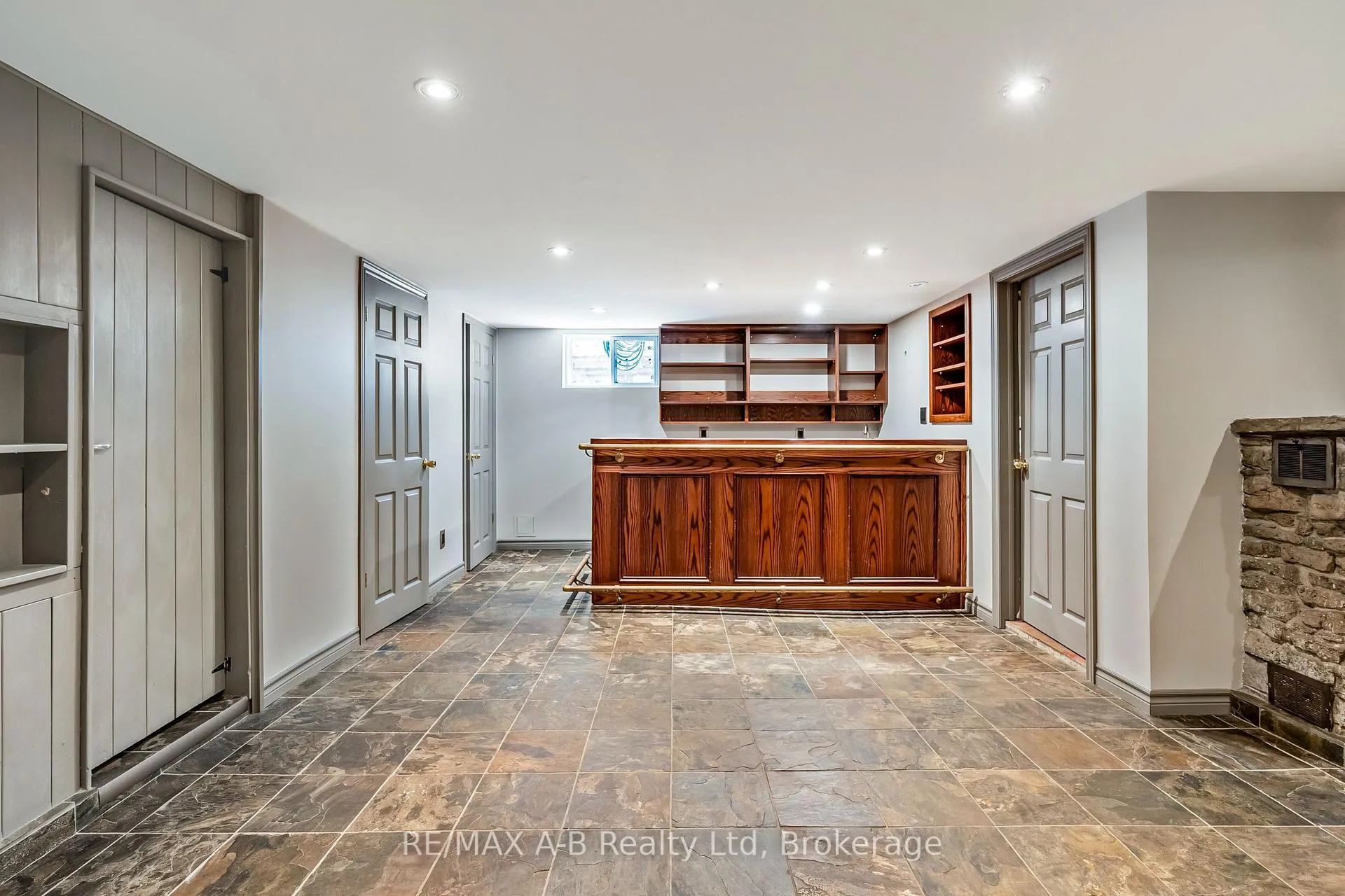 Photo 16 of 78 Valewood Place, Kitchener — HOMEH