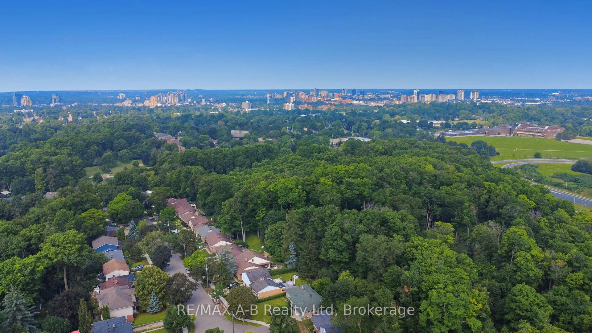 Photo 22 of 78 Valewood Place, Kitchener — HOMEH